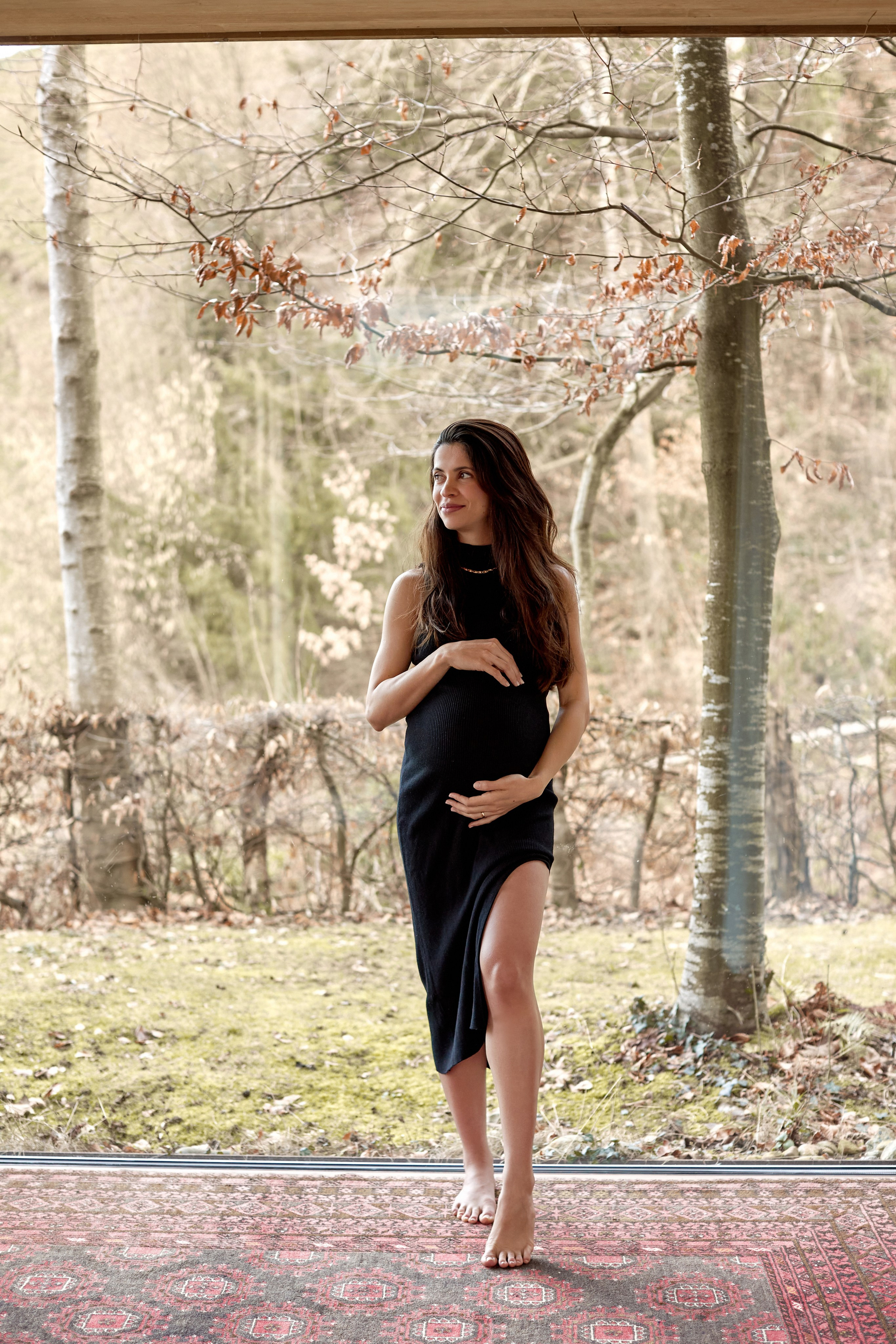 Thais. Amazing photo session at a time convenient for you. Y