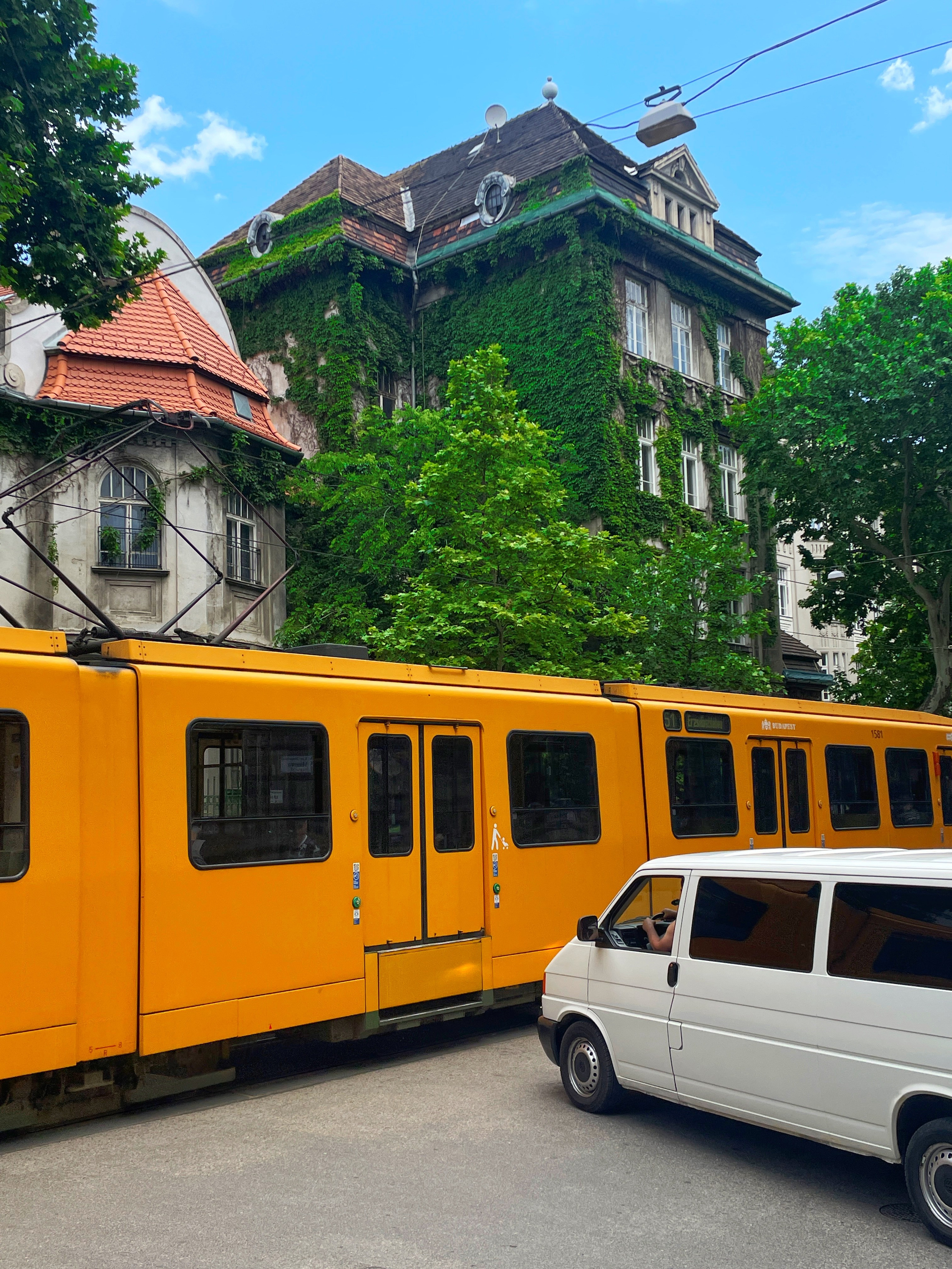 Mester utca. Budapest 2026. IPHONE 12 PRO