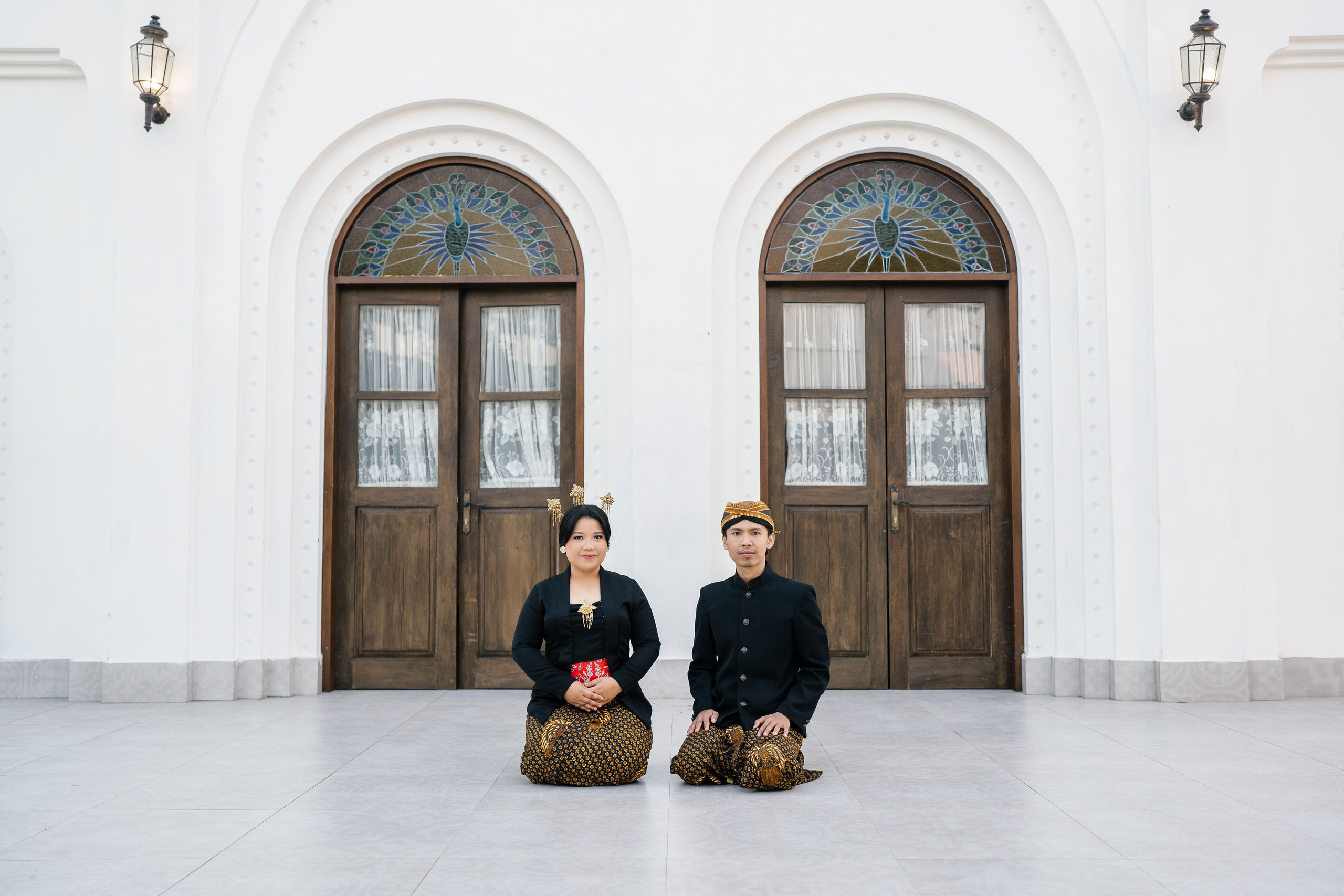 Prewedding Photo Shoot with Javanese style. Female Photographer in Bali