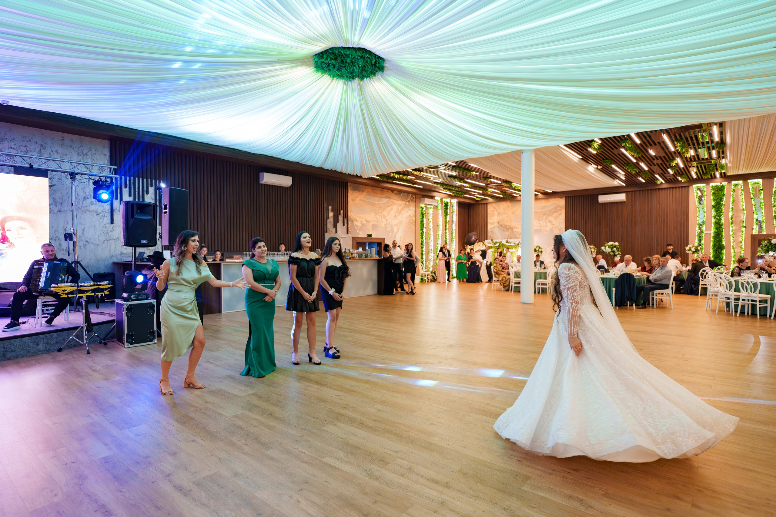 Cosmin & Gabriela. B|P Weddings - Fotograf & Videograf - București||0730017811