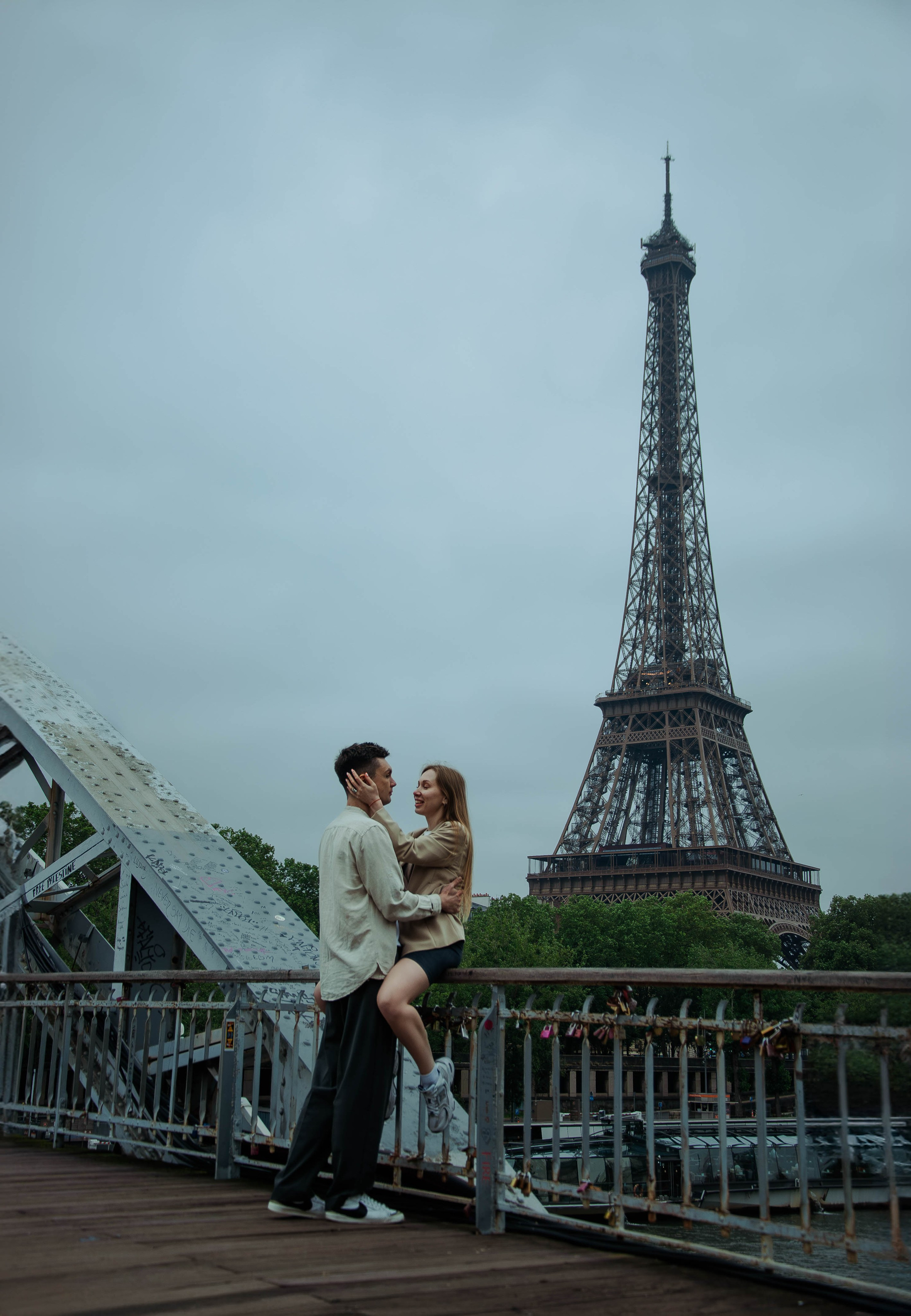 Лавстори у Эйфелевой Башни. Фотограф в Париже Полина Осипова