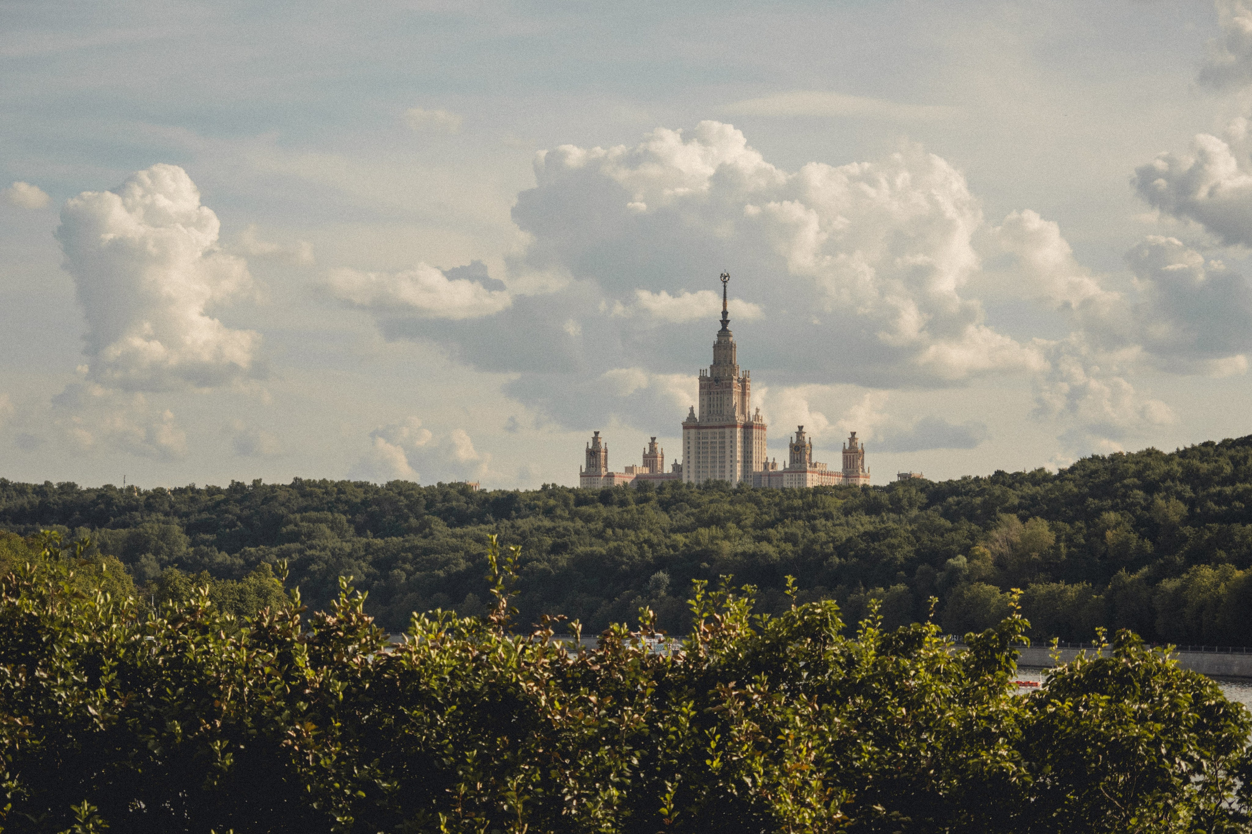 Воробьевы Горы. Photographe sur Cote d’Azur. Portraits de familles, couples, enfants, événements