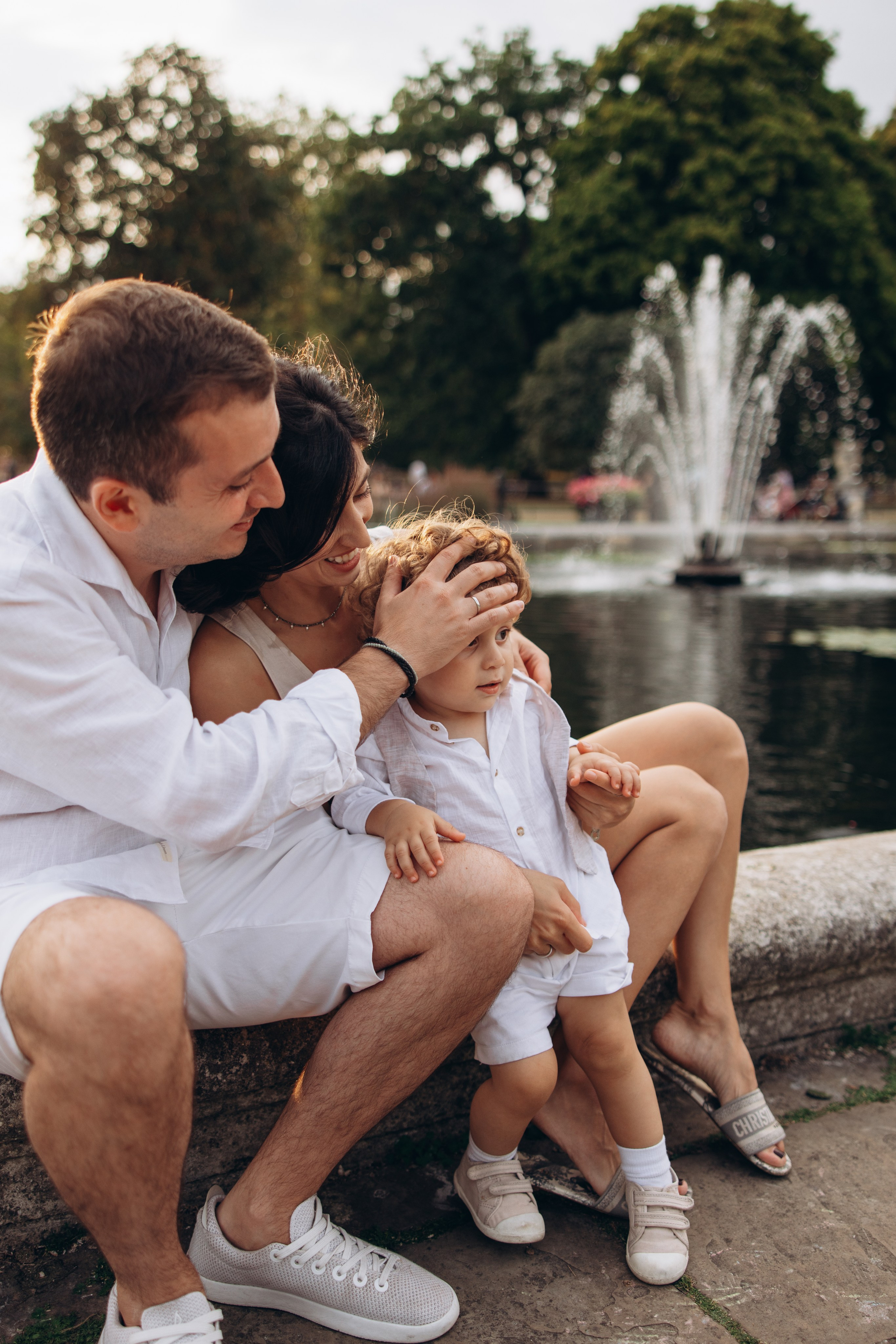 Valerik with parents (Hyde park). Anastasia Klink, Photographer in London