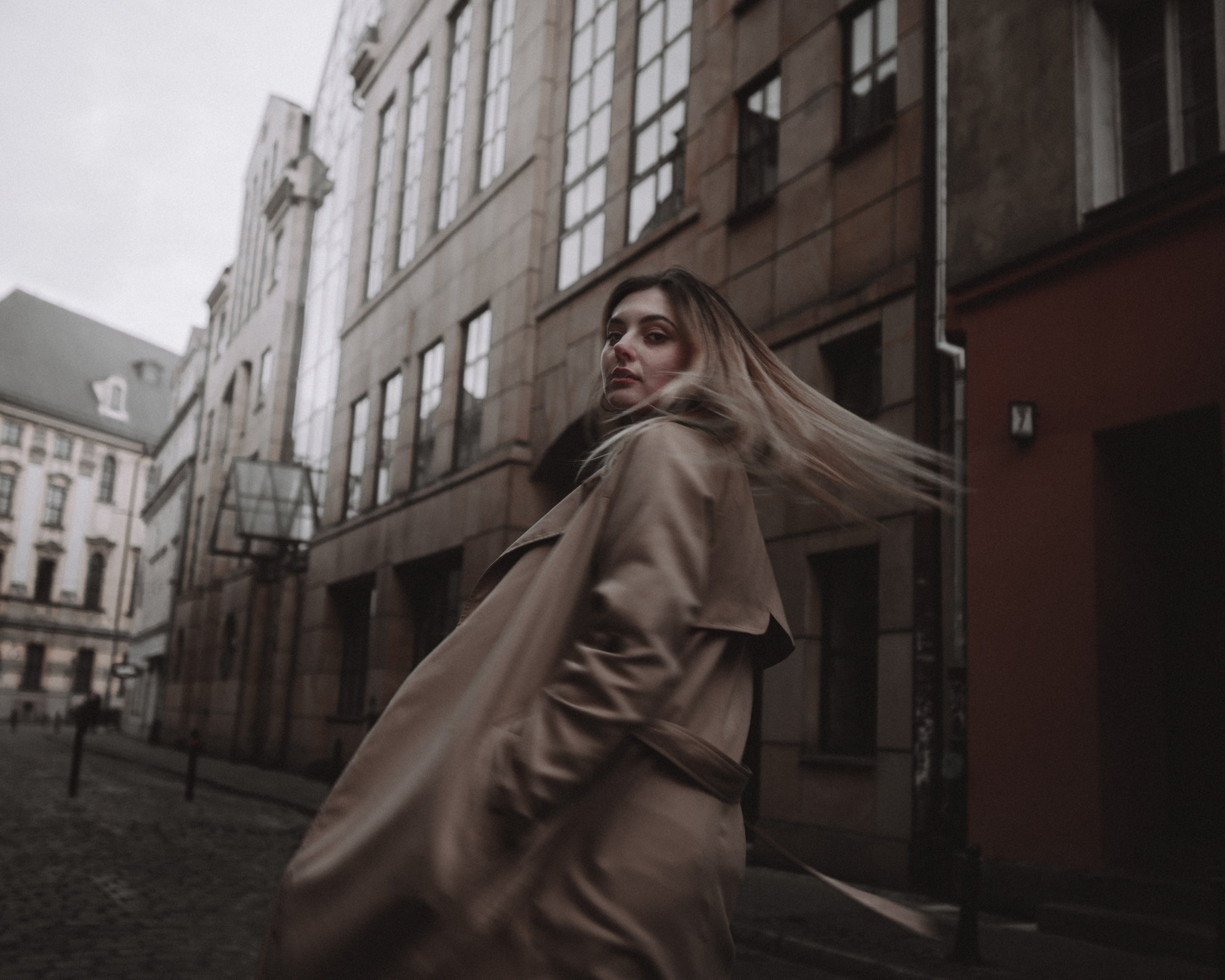 Outdoor. Mike Avelli