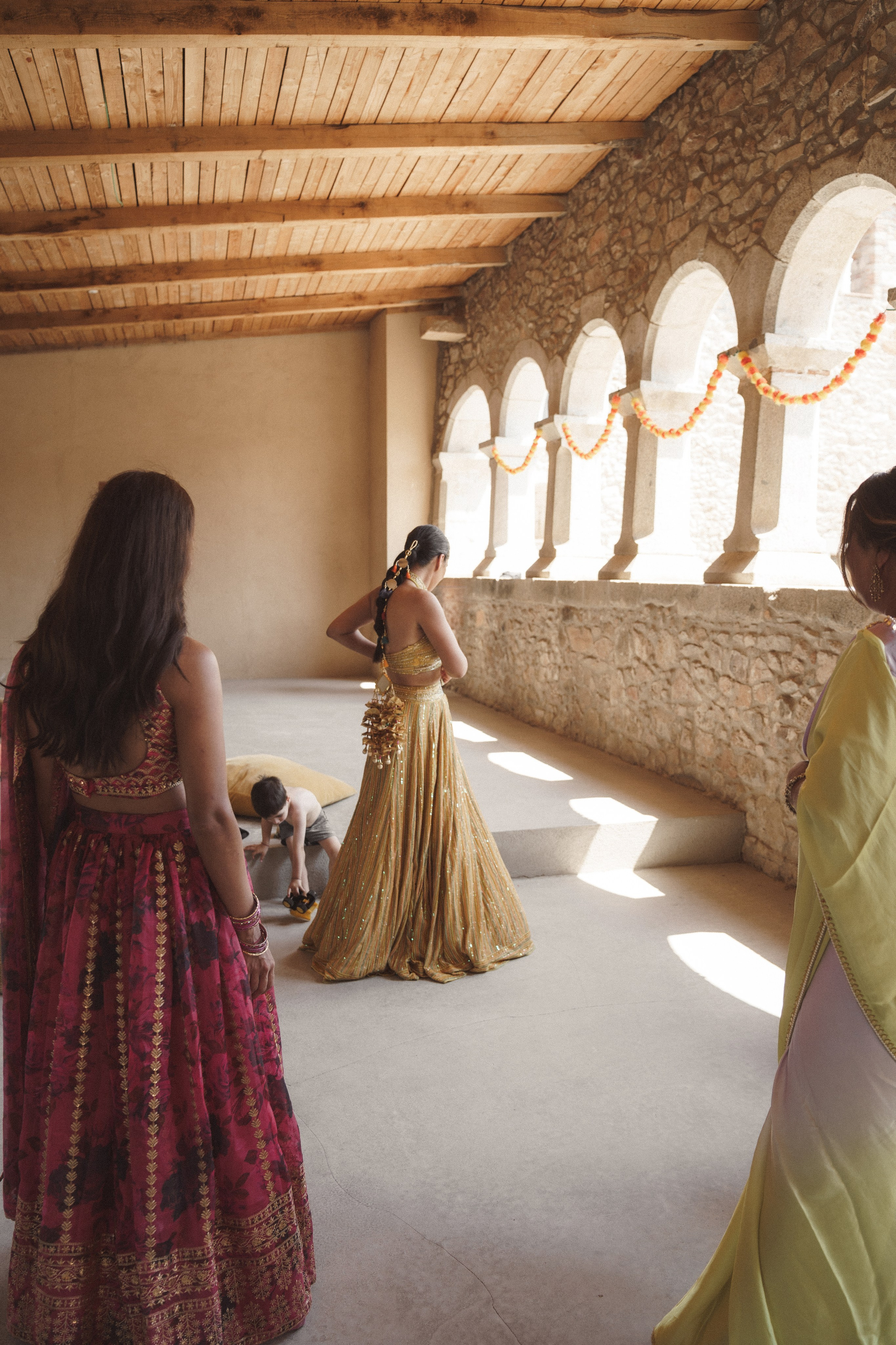 Patrik & Naomi. Monestir Sant Salvi. Paola wedding photographer / videographer in Barcelona