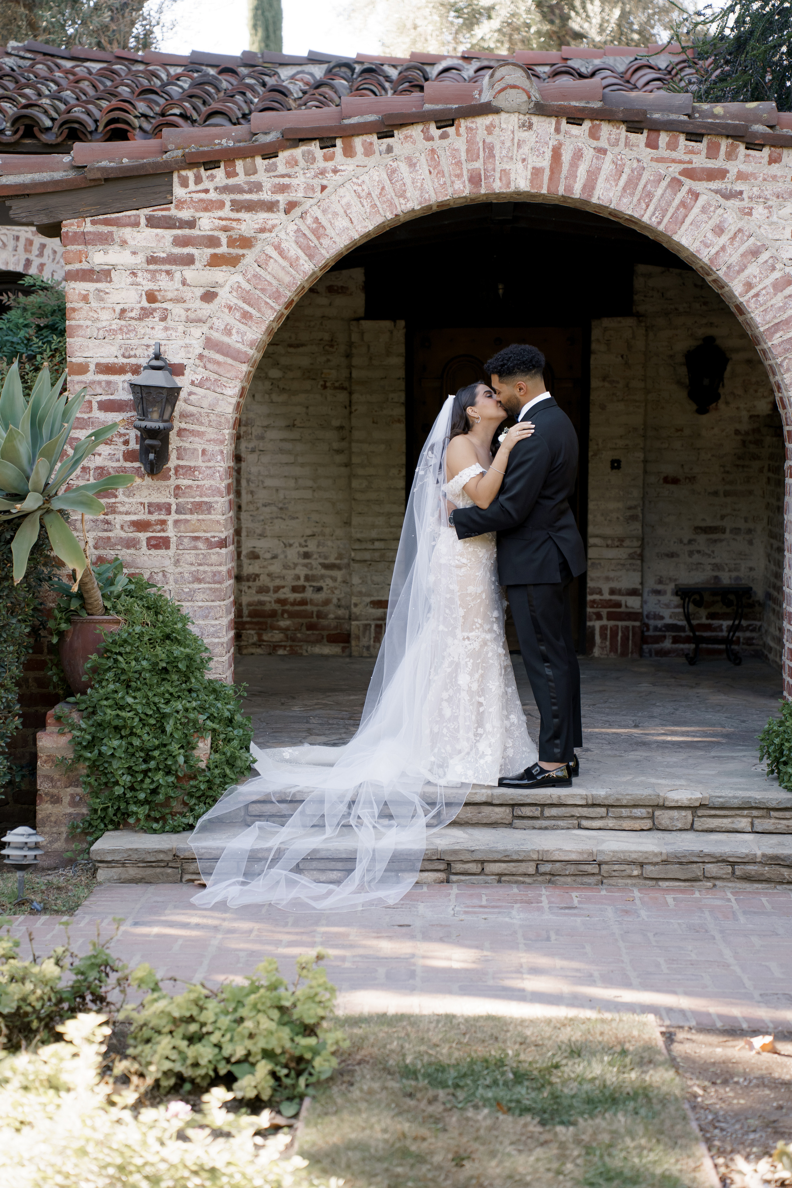 Luxury wedding photography & videography for stylish couple 📸 VovaChi. Wedding photographer and videographer New York | New Jersey