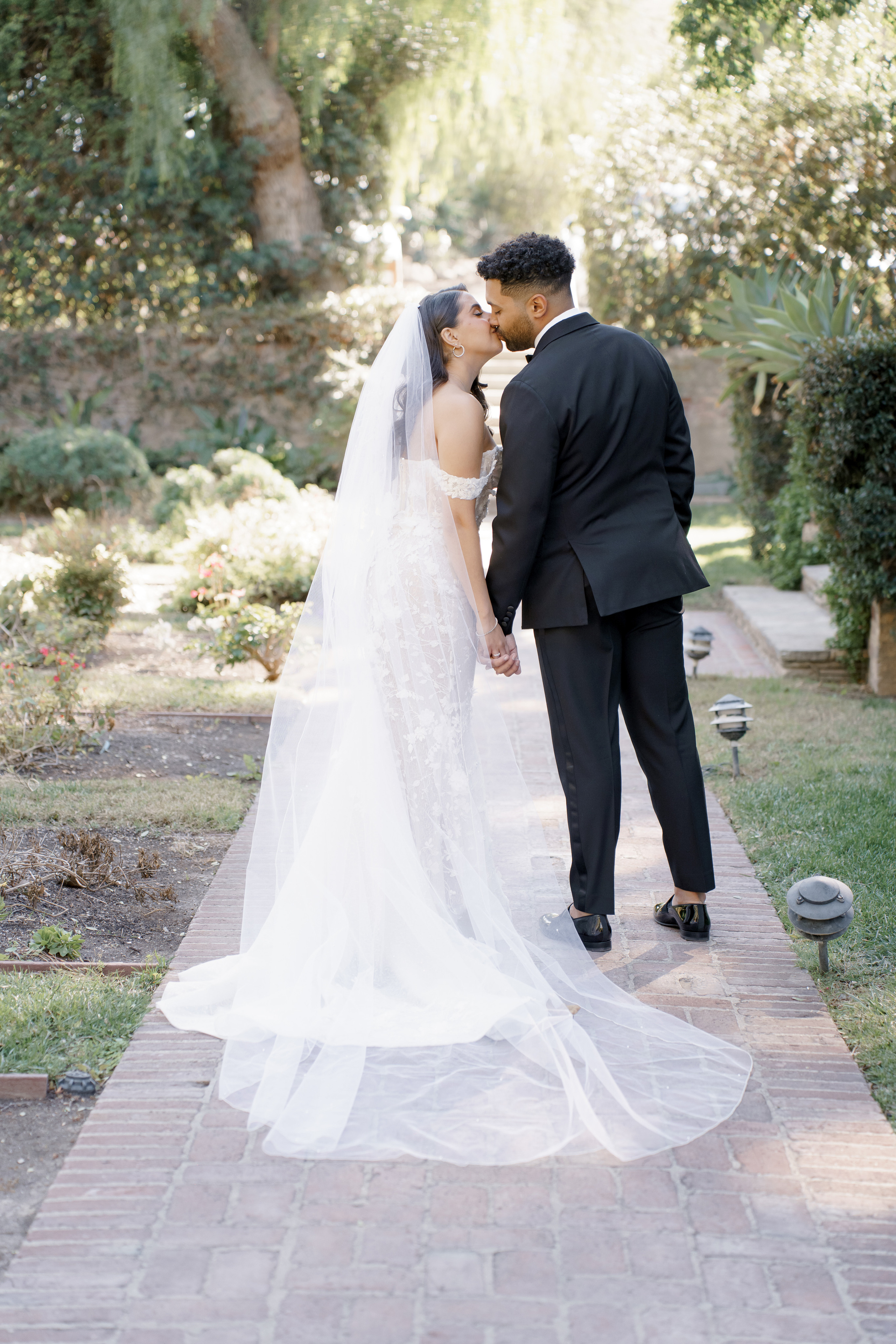 Luxury wedding photography & videography for stylish couple 📸 VovaChi. Wedding photographer and videographer New York | New Jersey