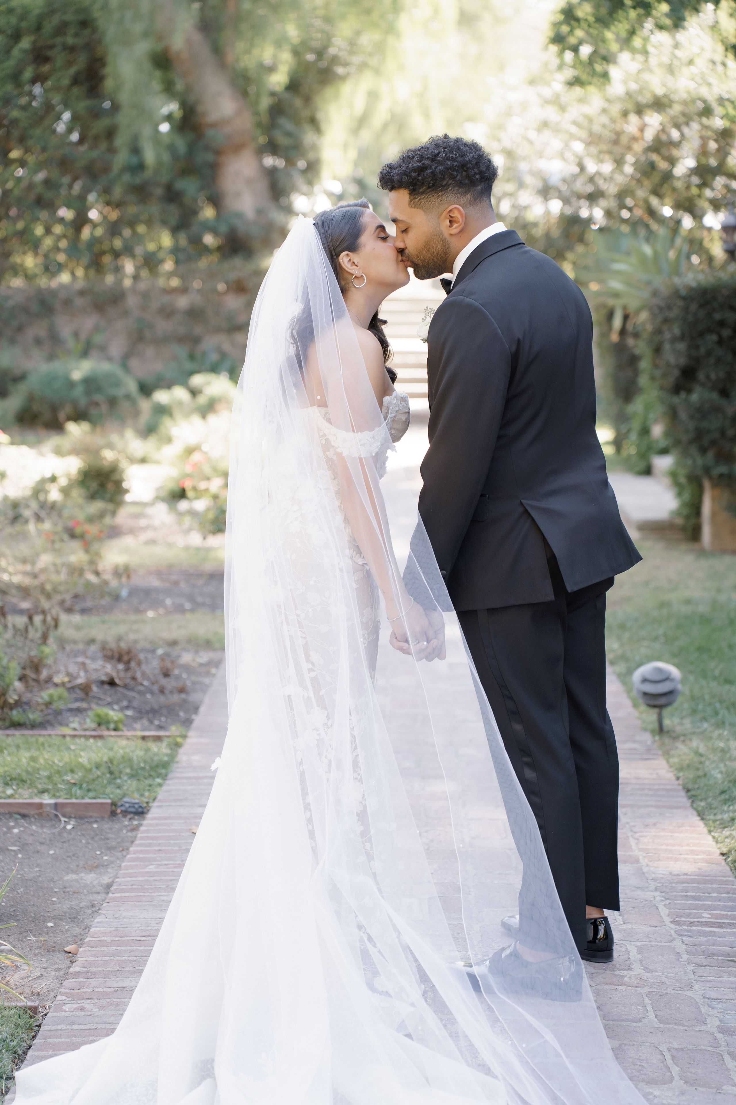 Luxury wedding photography & videography for stylish couple 📸 VovaChi. Wedding photographer and videographer New York | New Jersey