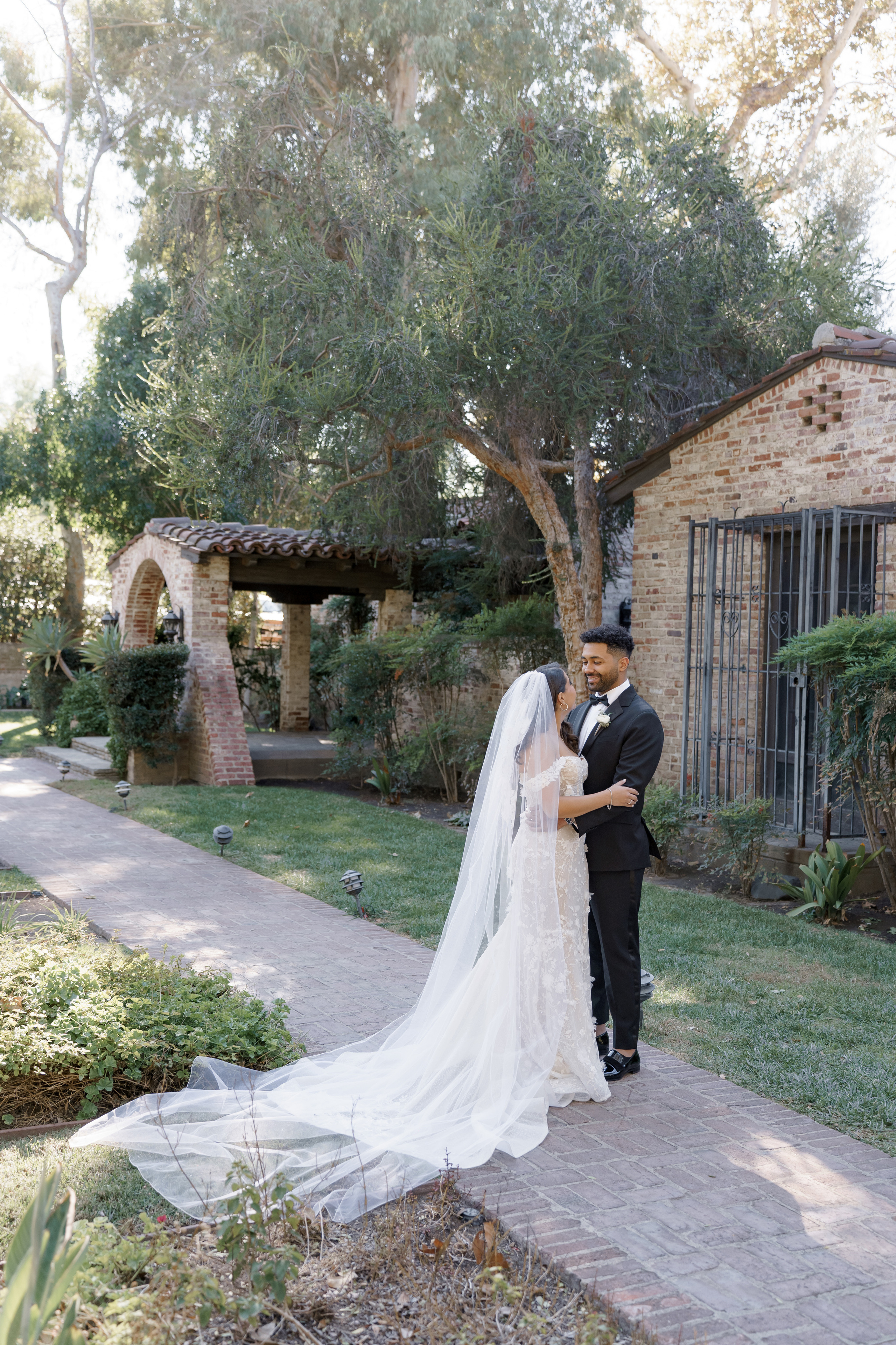 Luxury wedding photography & videography for stylish couple 📸 VovaChi. Wedding photographer and videographer New York | New Jersey