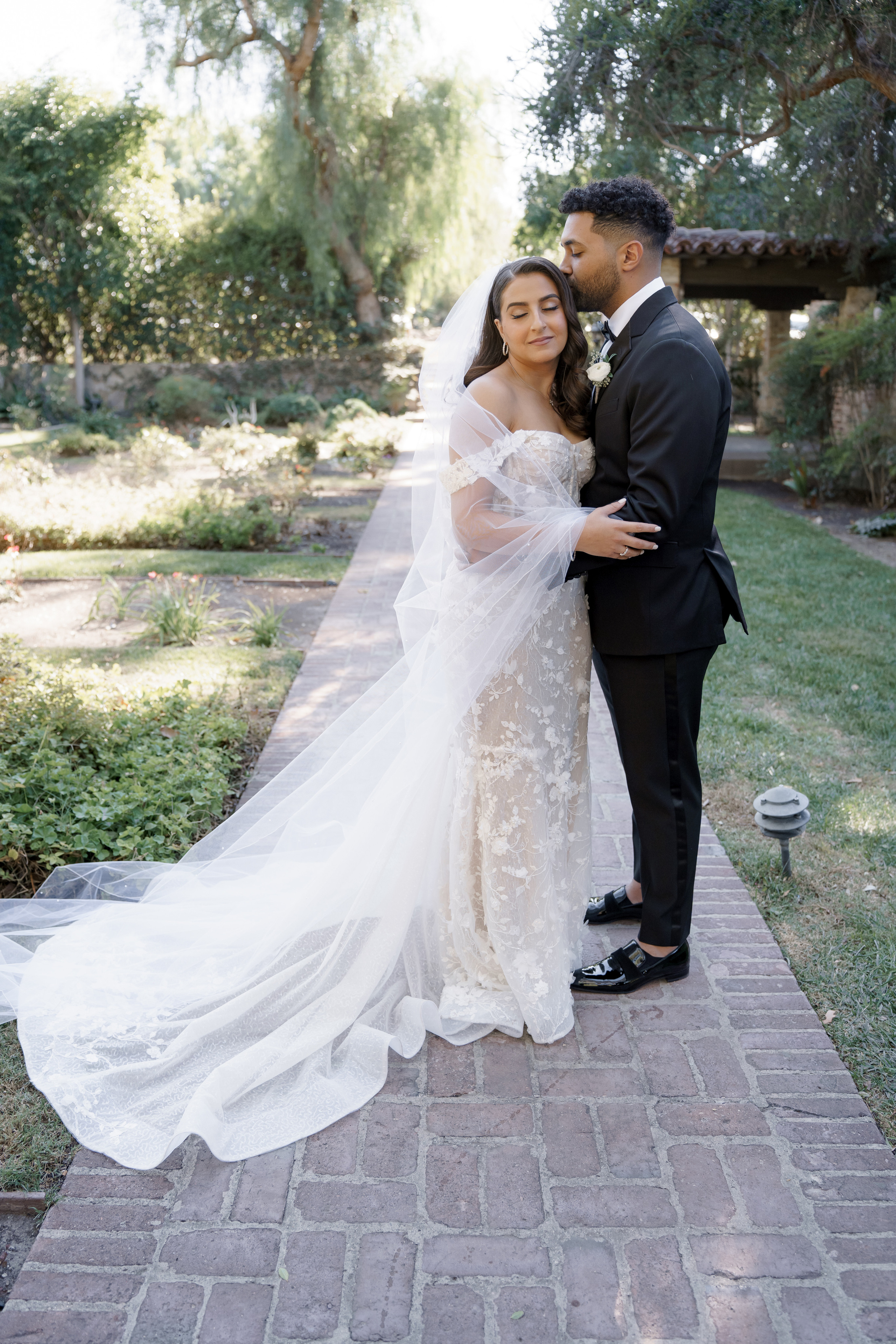 Luxury wedding photography & videography for stylish couple 📸 VovaChi. Wedding photographer and videographer New York | New Jersey