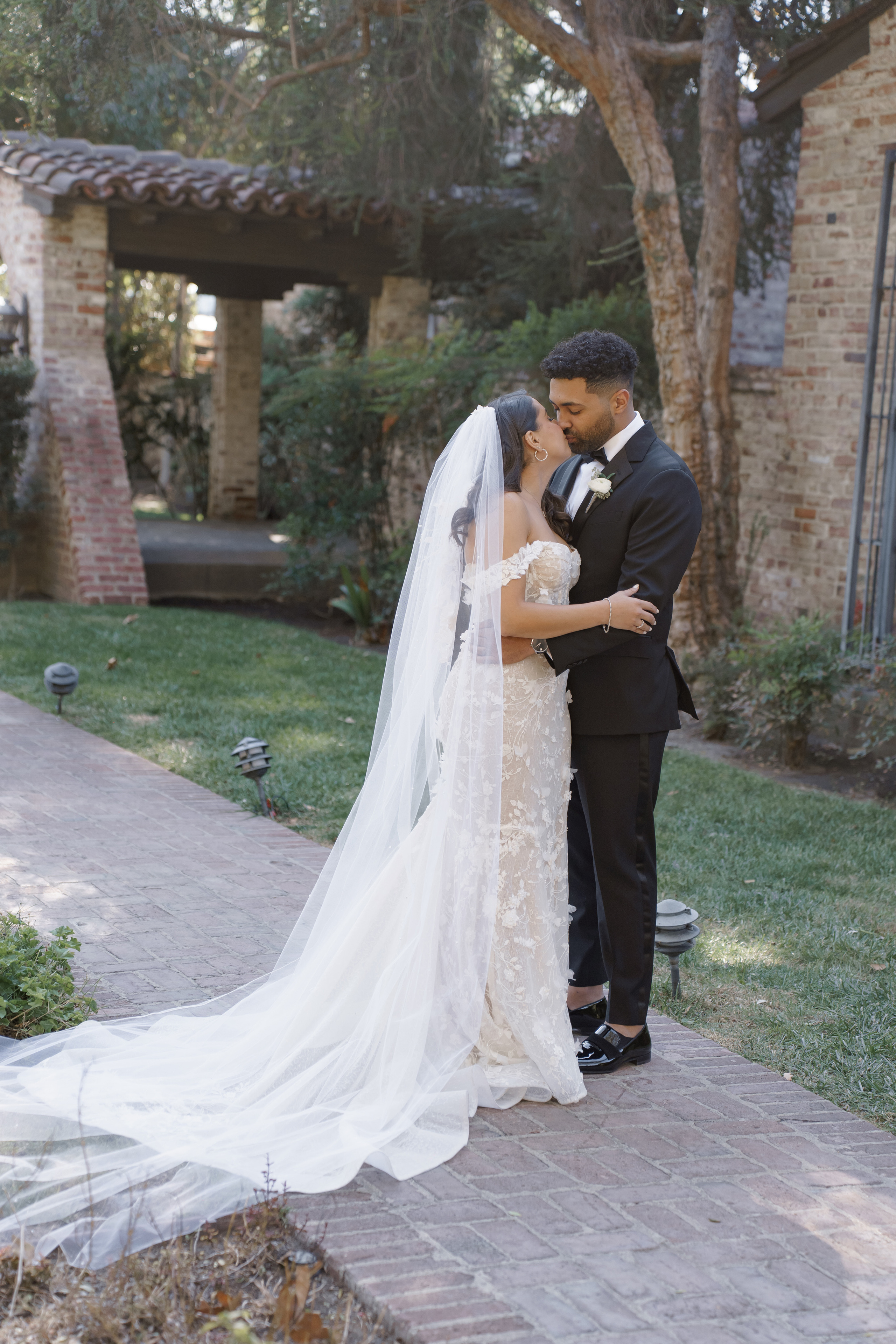 Luxury wedding photography & videography for stylish couple 📸 VovaChi. Wedding photographer and videographer New York | New Jersey