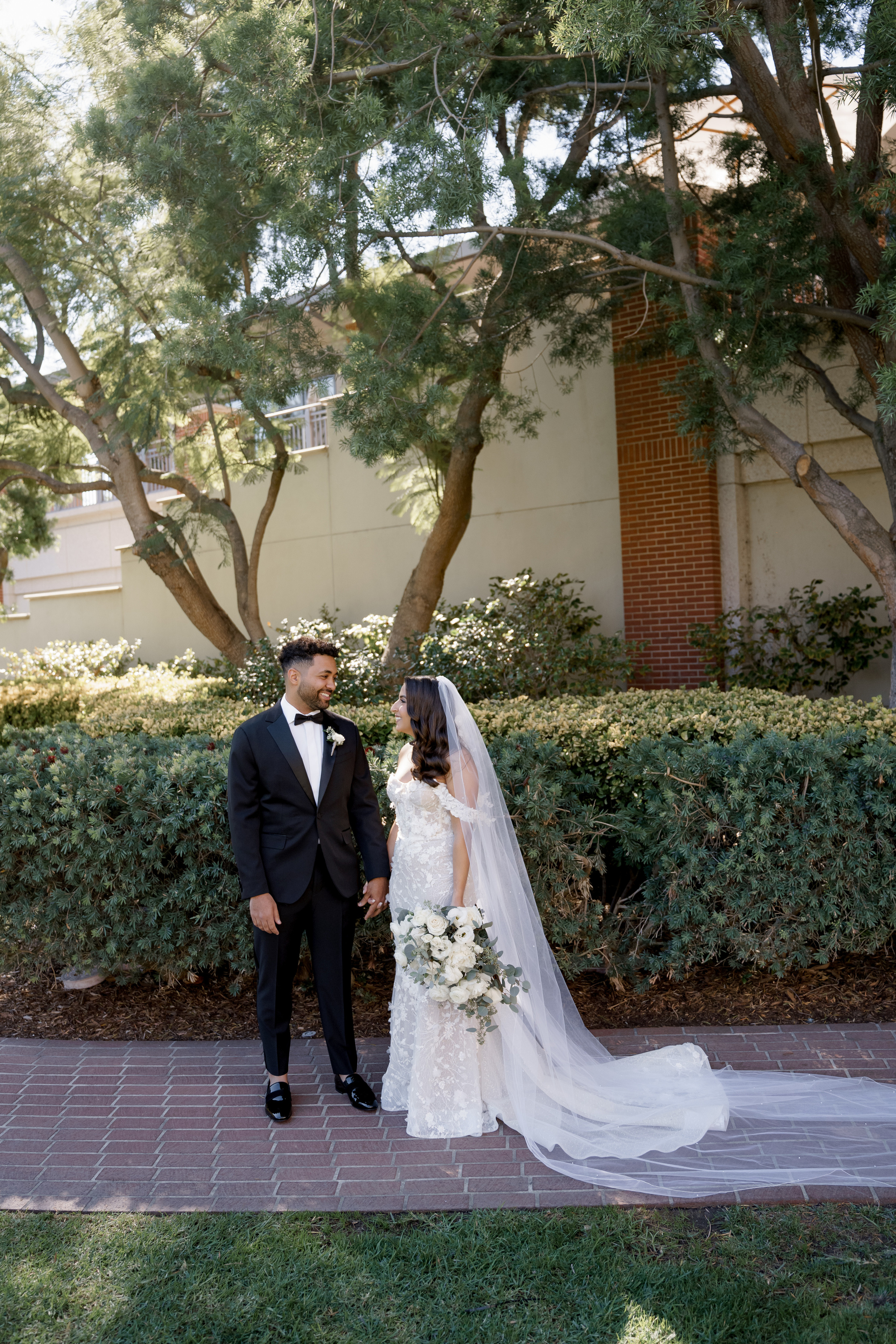 Luxury wedding photography & videography for stylish couple 📸 VovaChi. Wedding photographer and videographer New York | New Jersey