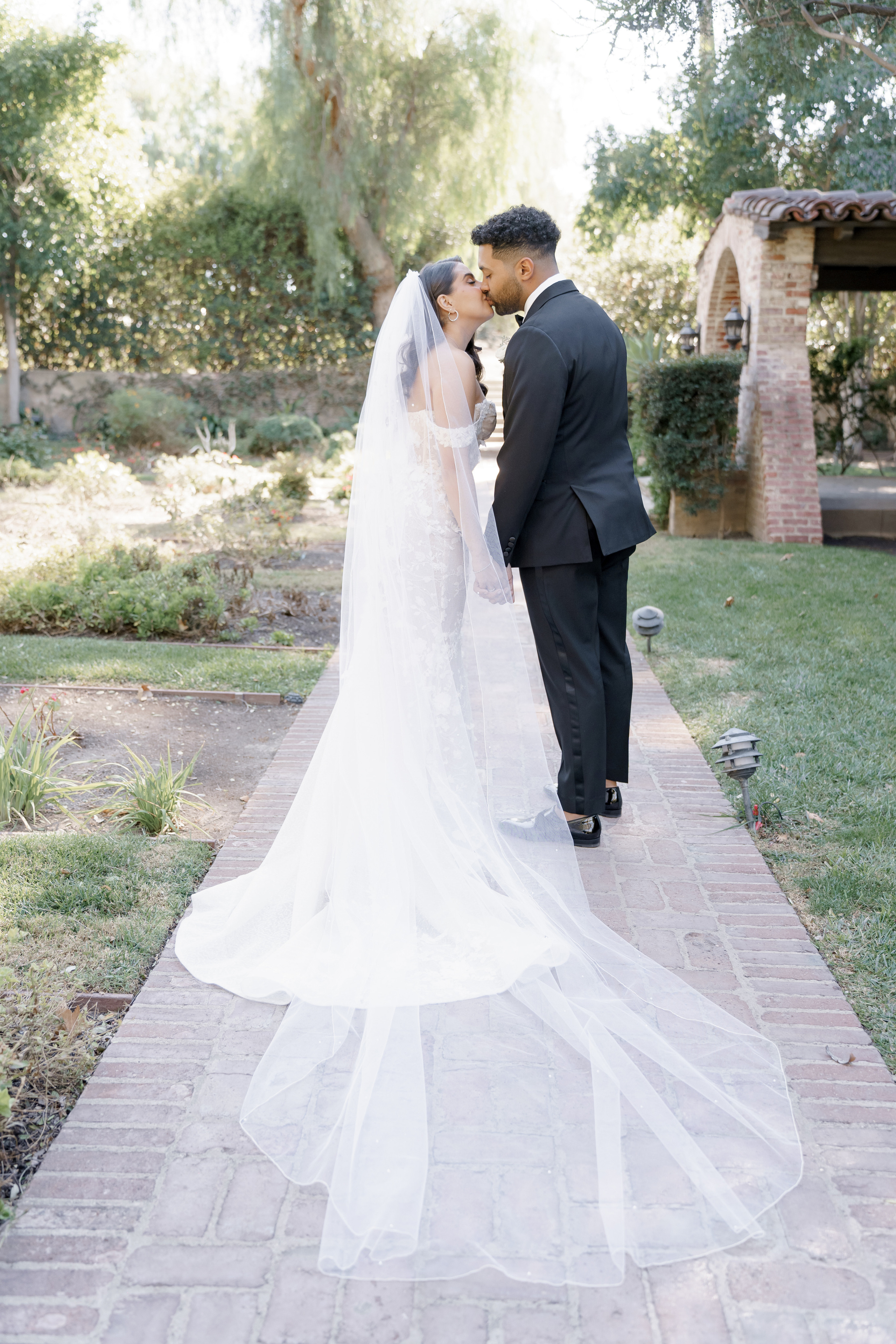 Luxury wedding photography & videography for stylish couple 📸 VovaChi. Wedding photographer and videographer New York | New Jersey