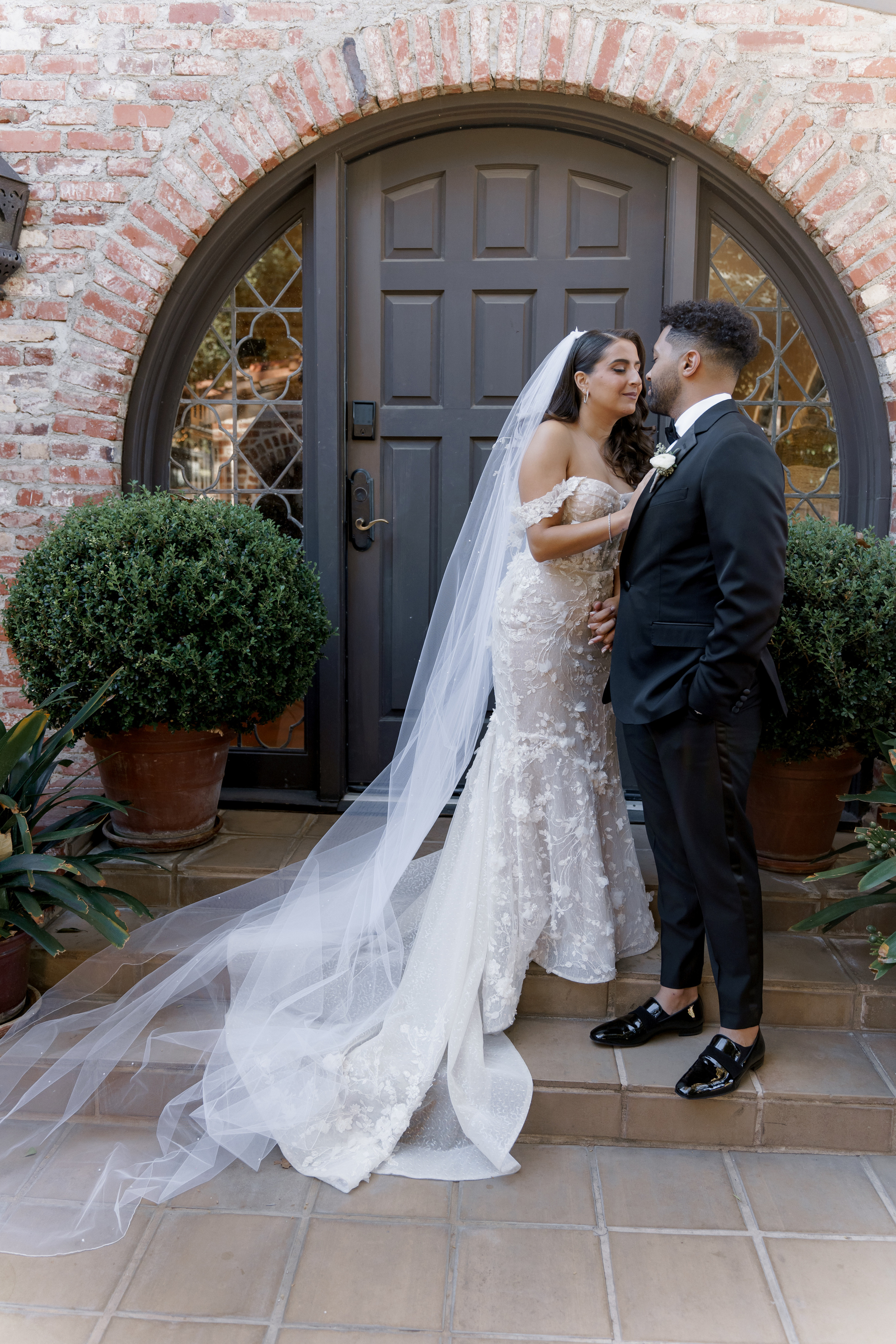 Luxury wedding photography & videography for stylish couple 📸 VovaChi. Wedding photographer and videographer New York | New Jersey