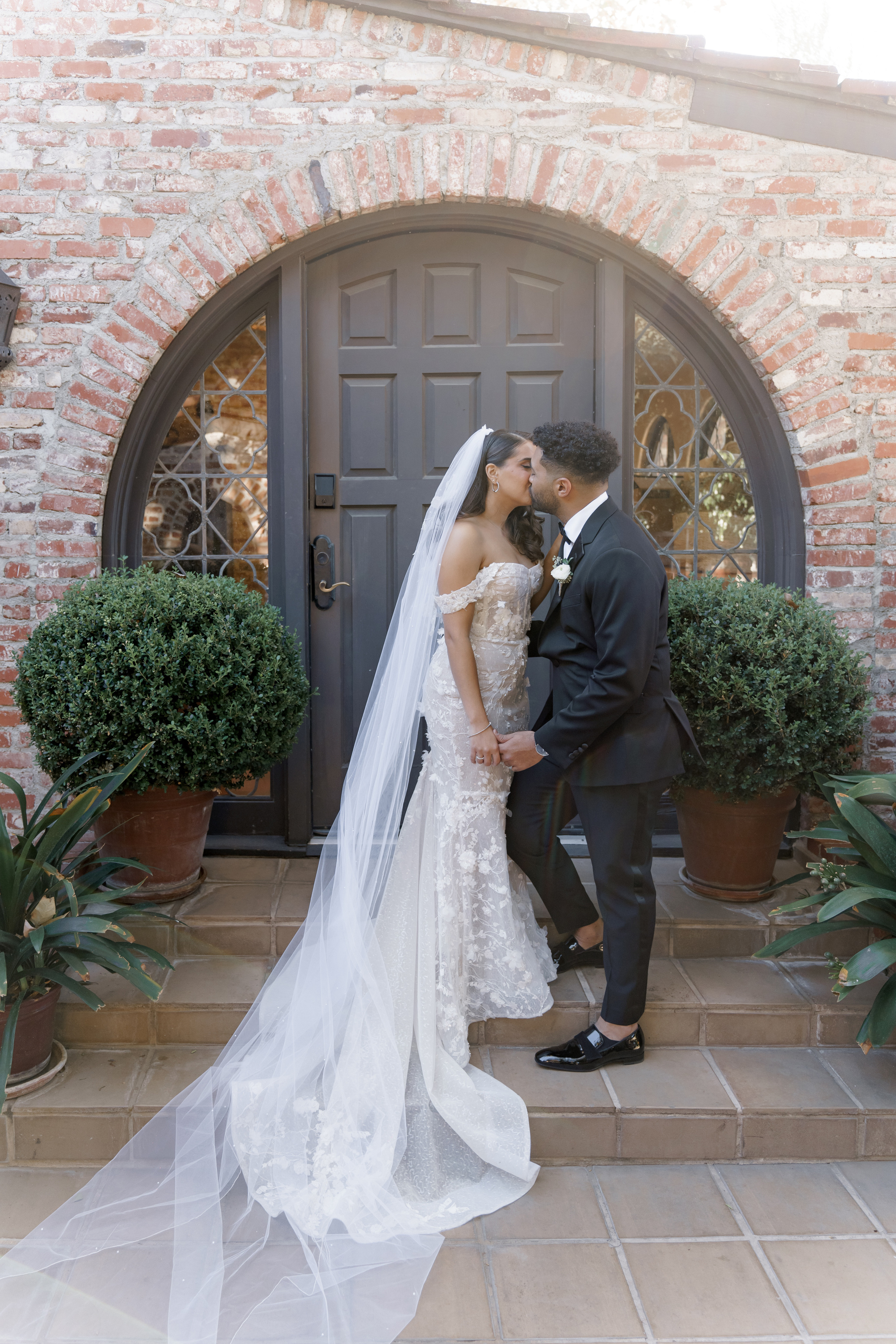 Luxury wedding photography & videography for stylish couple 📸 VovaChi. Wedding photographer and videographer New York | New Jersey