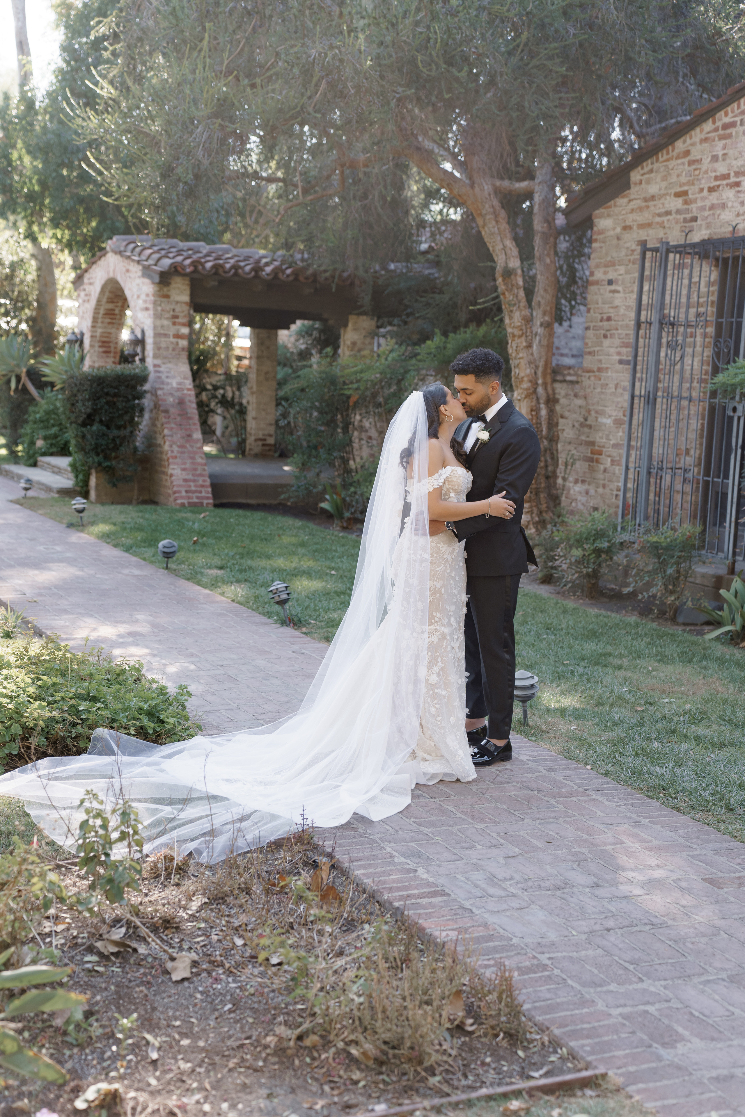 Luxury wedding photography & videography for stylish couple 📸 VovaChi. Wedding photographer and videographer New York | New Jersey