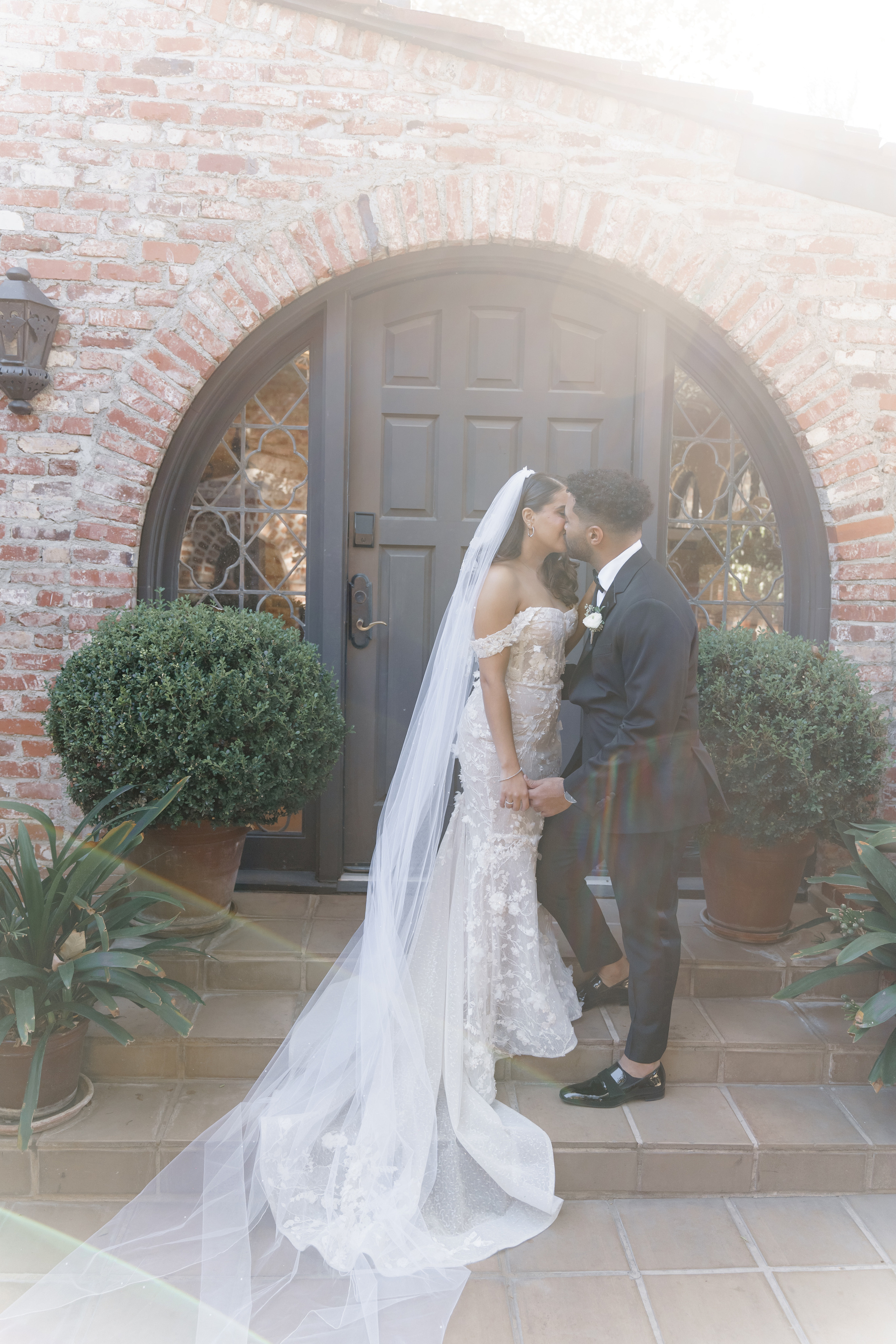 Luxury wedding photography & videography for stylish couple 📸 VovaChi. Wedding photographer and videographer New York | New Jersey