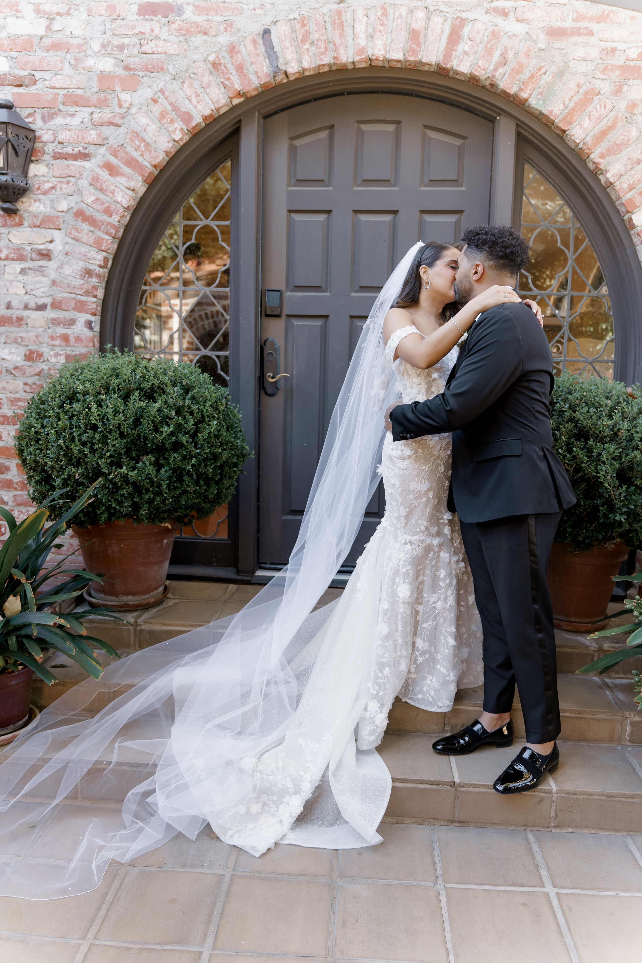 Luxury wedding photography & videography for stylish couple 📸 VovaChi. Wedding photographer and videographer New York | New Jersey