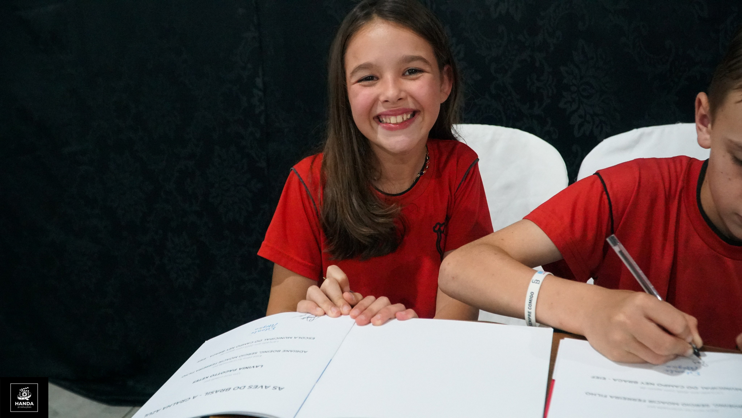 Noite autógrafos colégio Aurélio Buarque de Holanda. Handa Produções