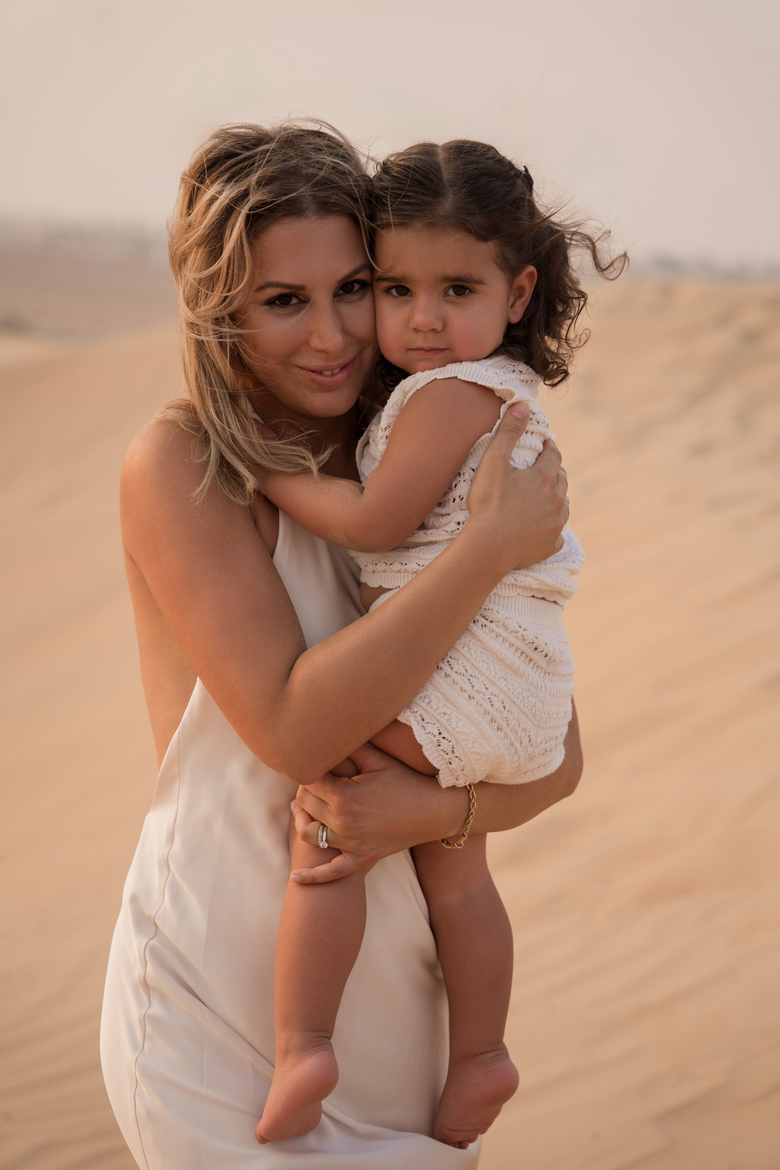 Sun, sand & family. Angela Iakovleva — Family Photographer in Dubai