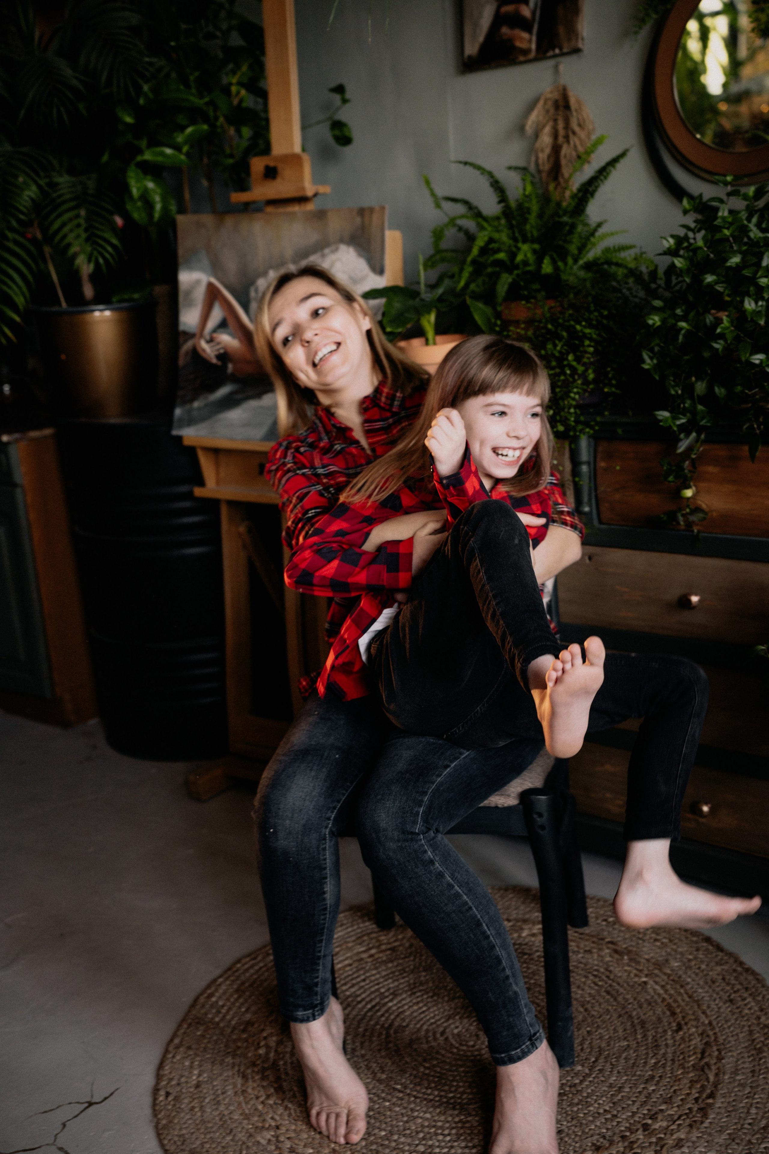 Studio Family Photography with Greenery – Fresh & Elegant. Alisa Tant — Family and newborn photographer Bucks County, Montgomery county, Philadelphia, NJ