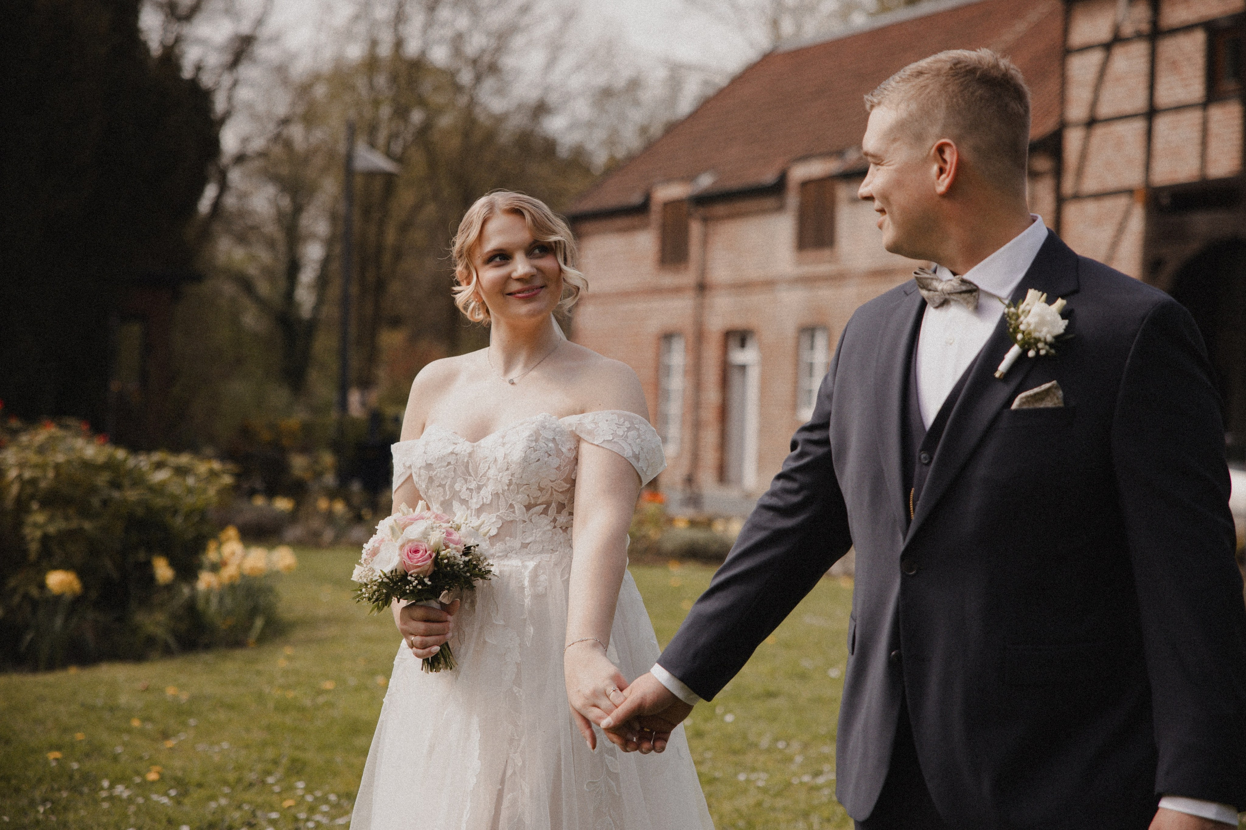 Lorena & Jan l Schloss Sythen. Hochzeitsfotografin Bochum | Halyna Reiche Fotografie NRW