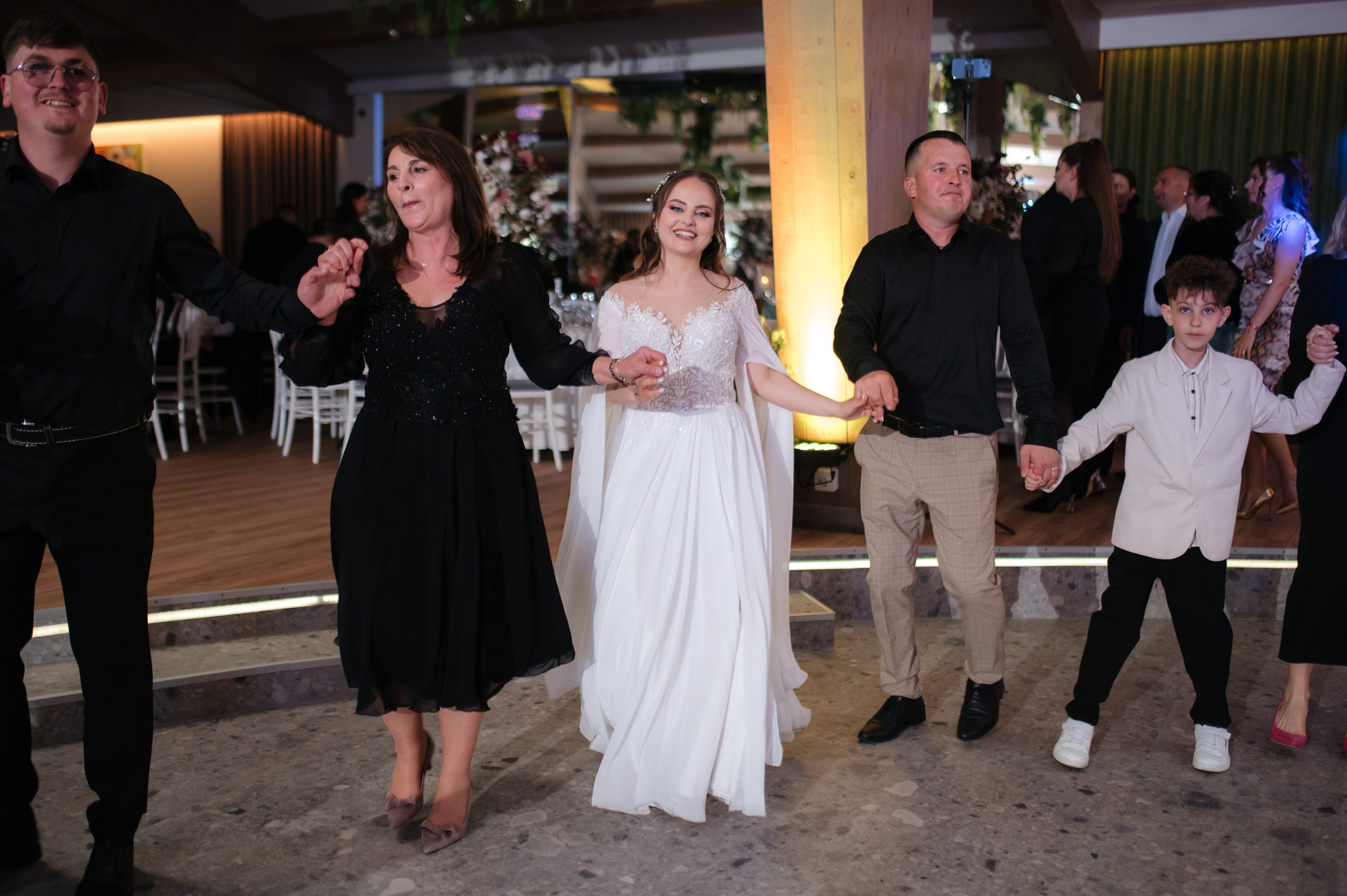 Maria + Paul │Aristocratis Târgu Neamț. FotoVizion Iași