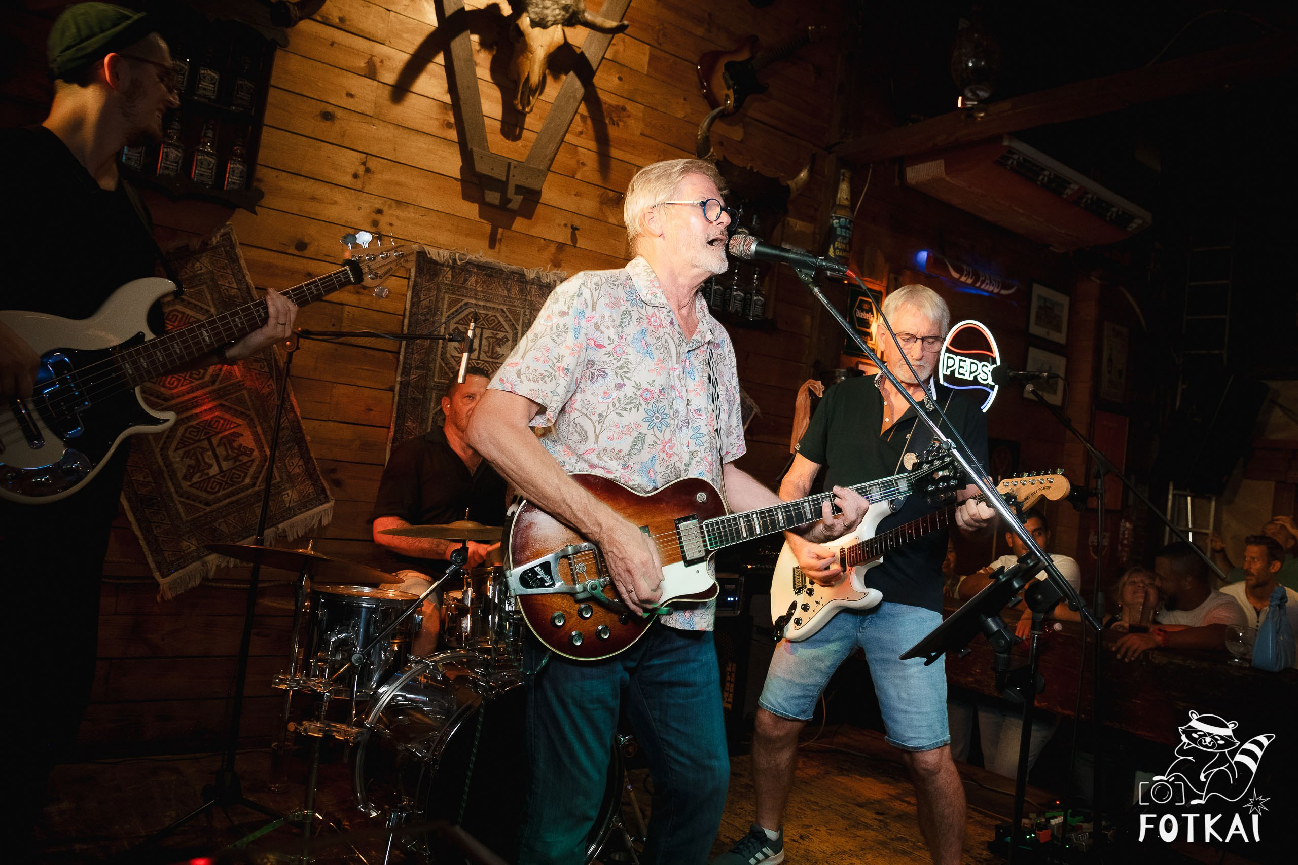 El Paso Rock Bar Torrevieja: Reportaje fotográfico 03.10.25 | FOTKAI