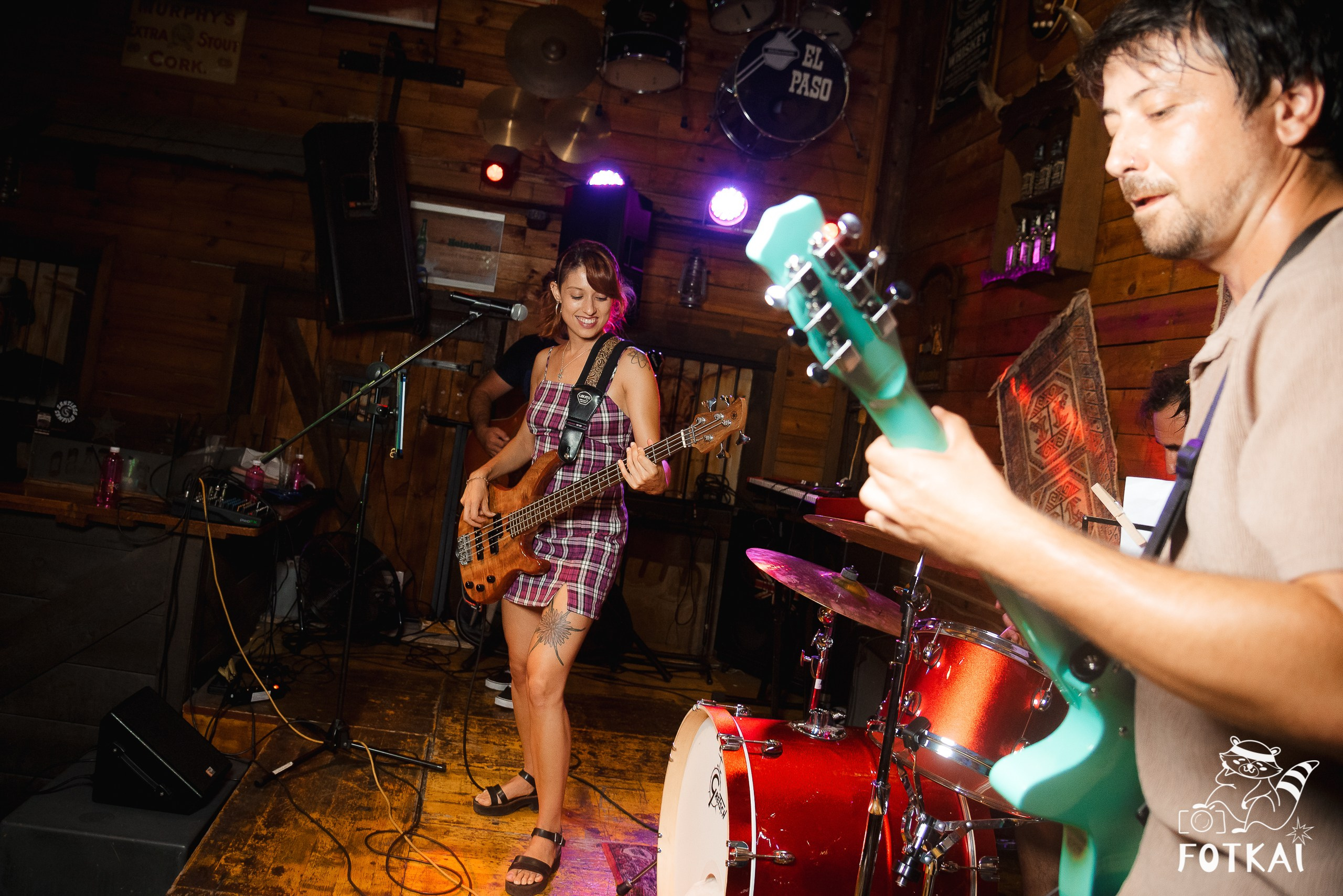 Reportaje fotográfico de FOTKAI | Get Back en El Paso Bar | Torrevieja, España, 12 de julio de 2025
