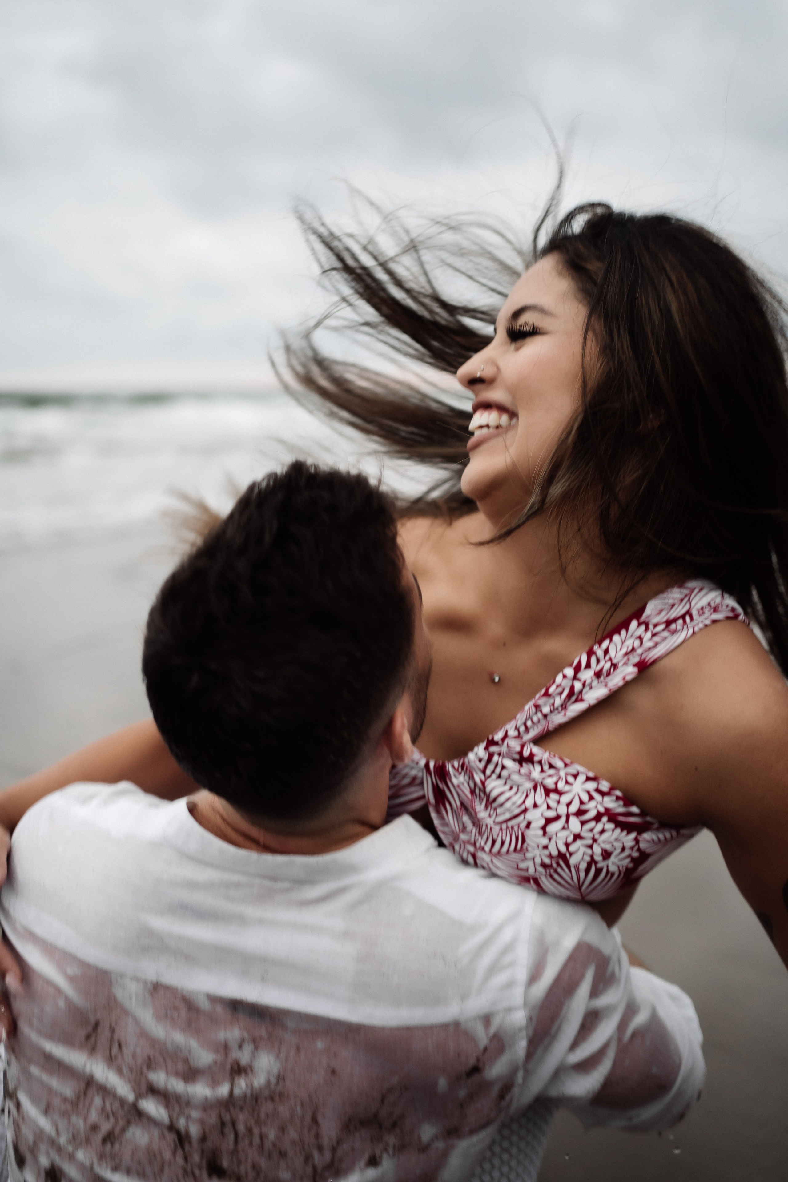 Love story. Holigood foto y video reportaje de bodas en San Sebastián y Europa