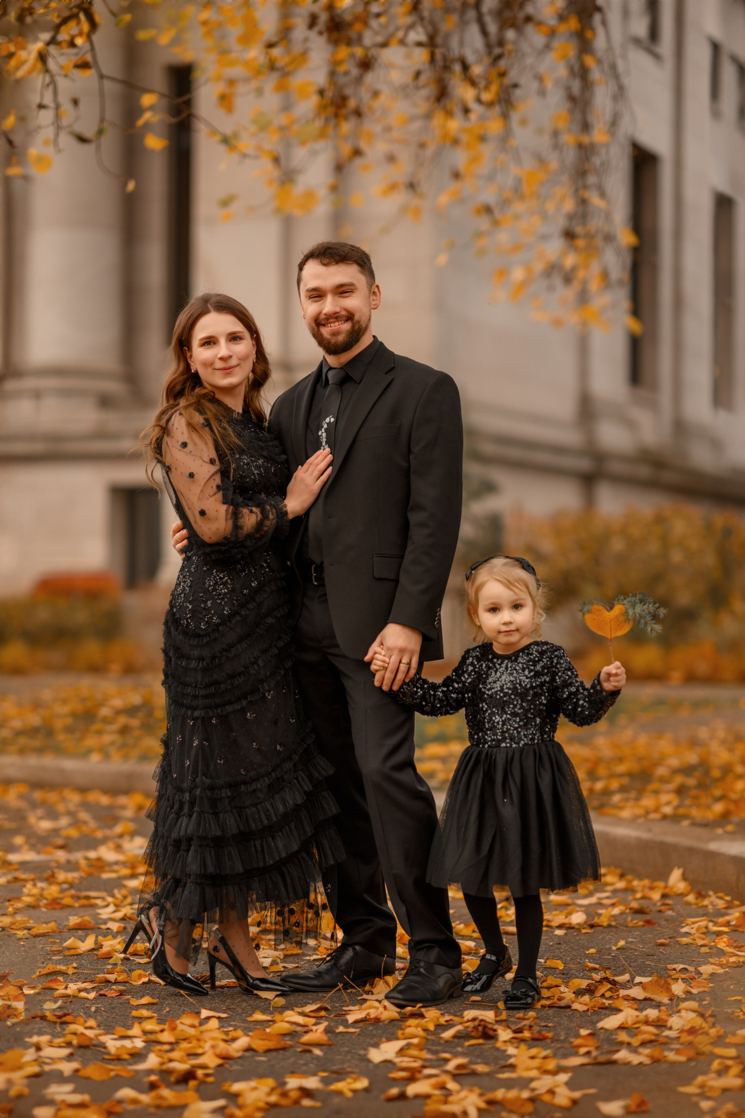 Family of Mark & Virsavia. Wedding & family photography in Seattle area. Helen Michelle photographer