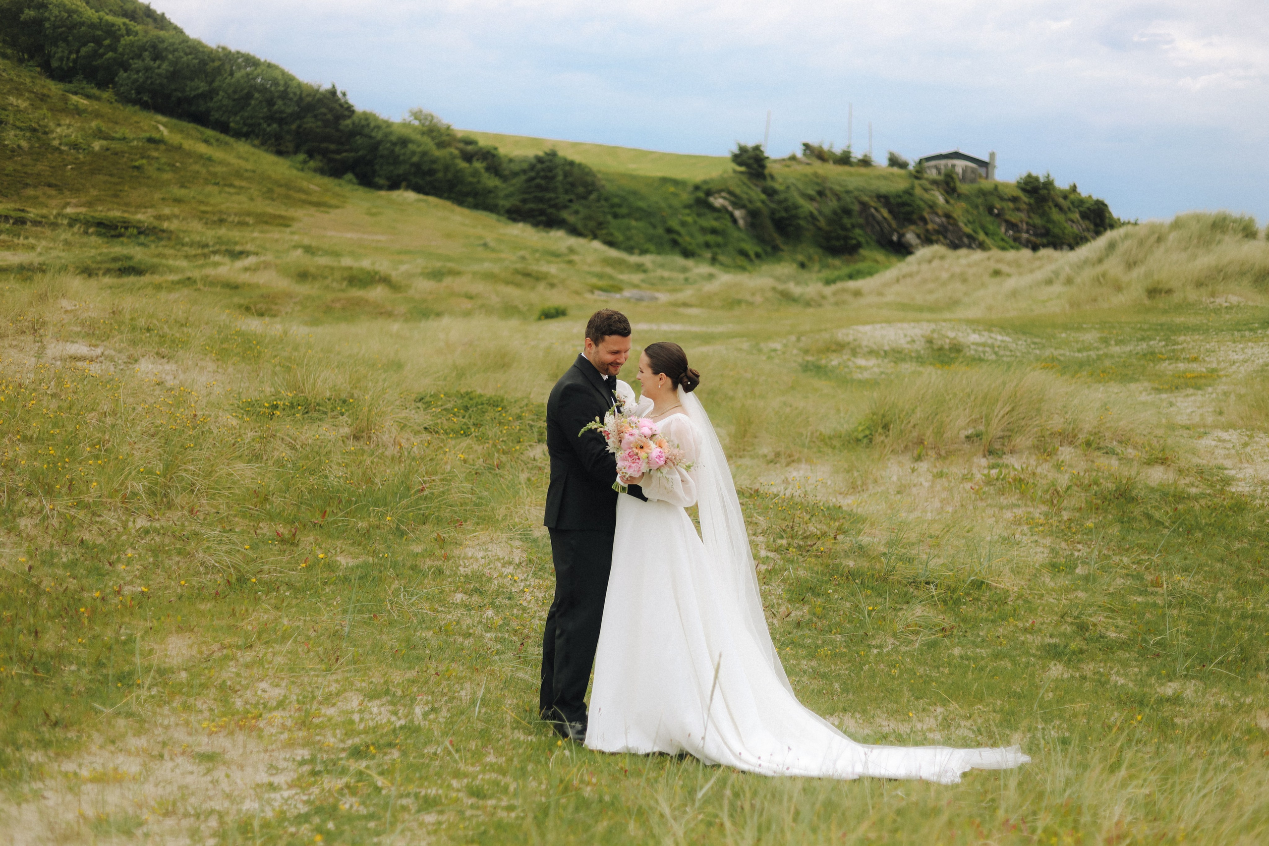 Just lots of love. Warm family & Wedding stories