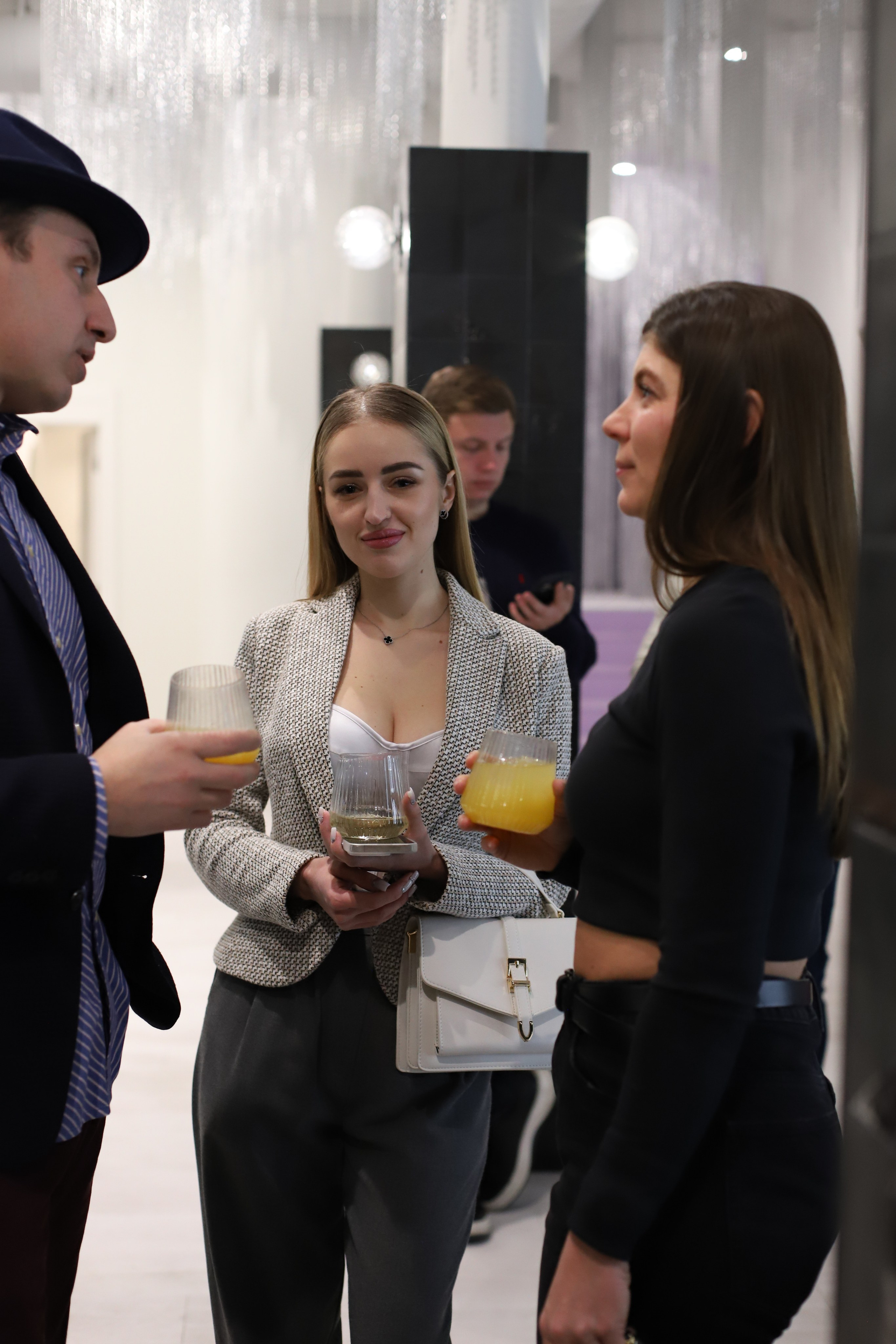 Talk&girls. VALERIIA VIUNOVA individual shooting\love story\event\brand