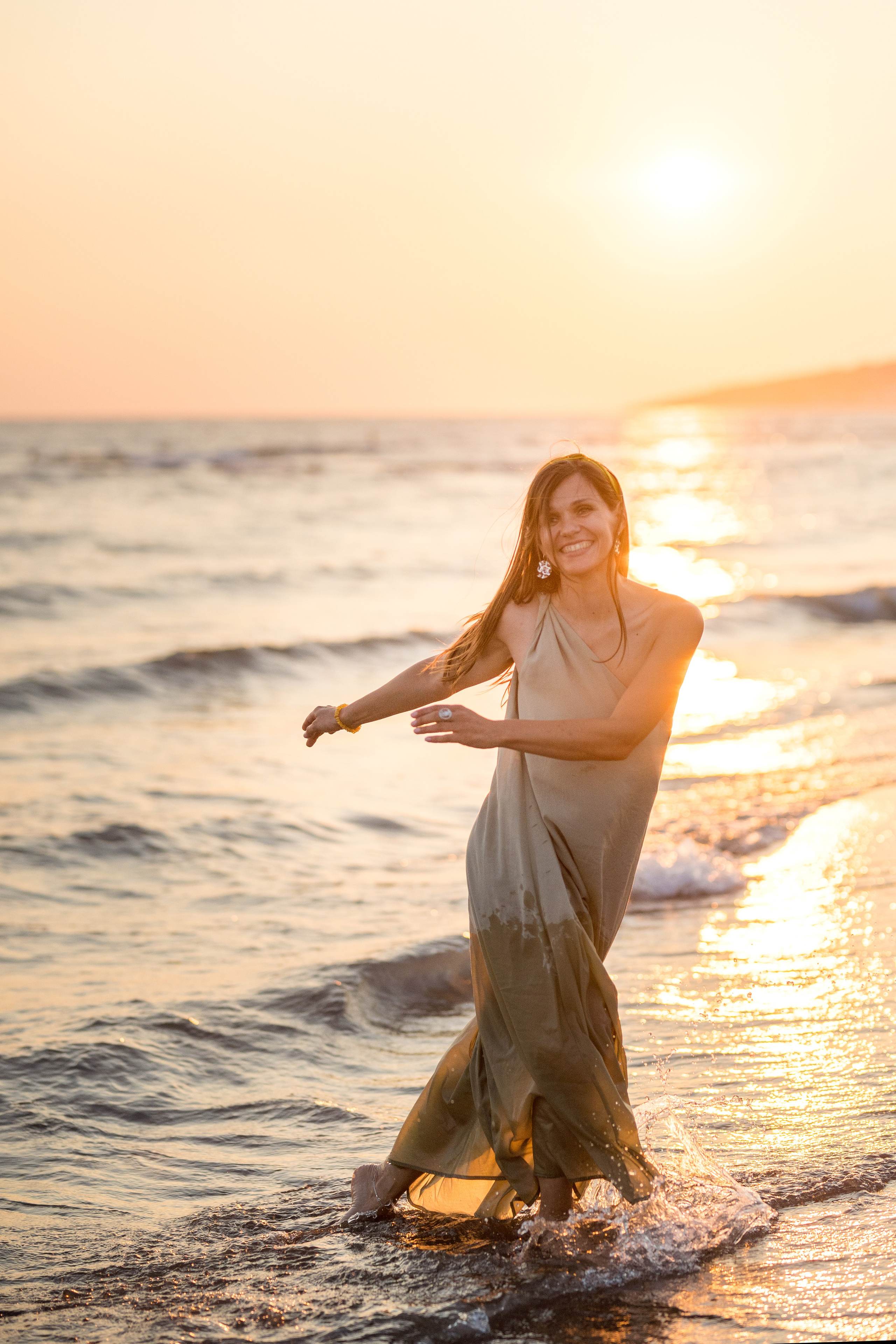 Закатная съёмка семьи на морском побережье. Катя Халдеева Фотограф Саратов