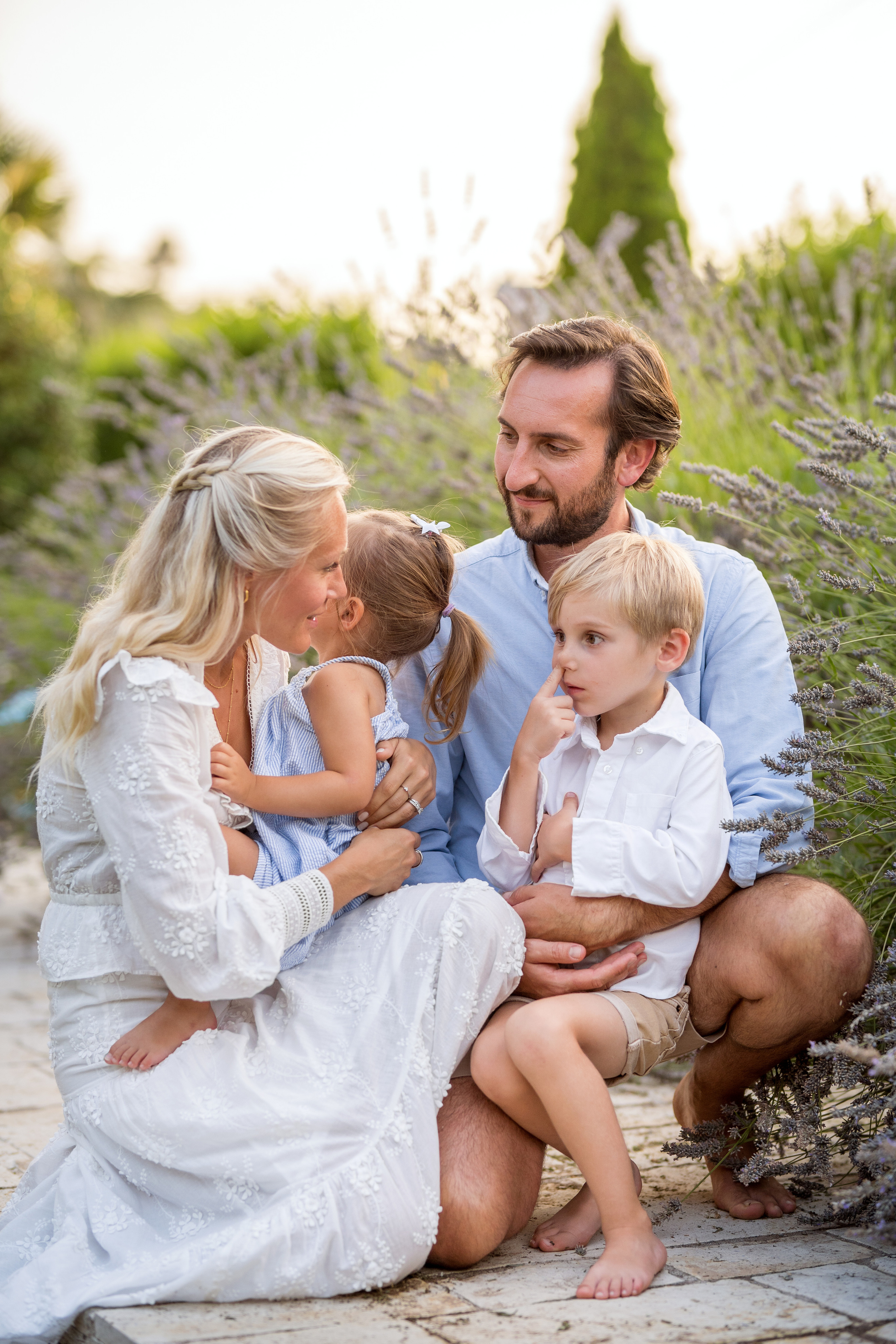 Семейная фотосессия в саду. Катя Халдеева Фотограф Саратов
