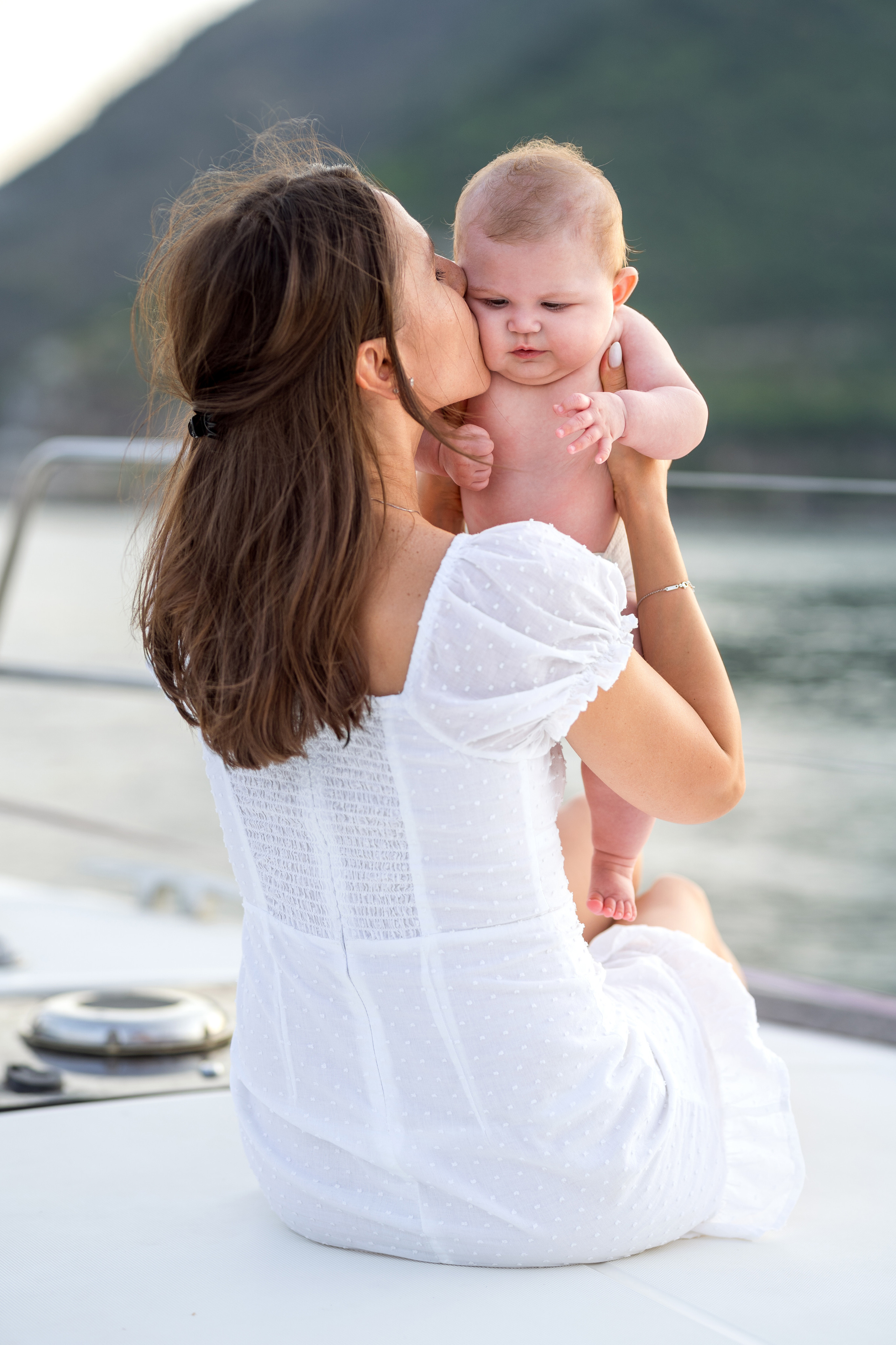 Family photo session on a yacht Montenegro. Kate Khaldeeva photographer in Saratov