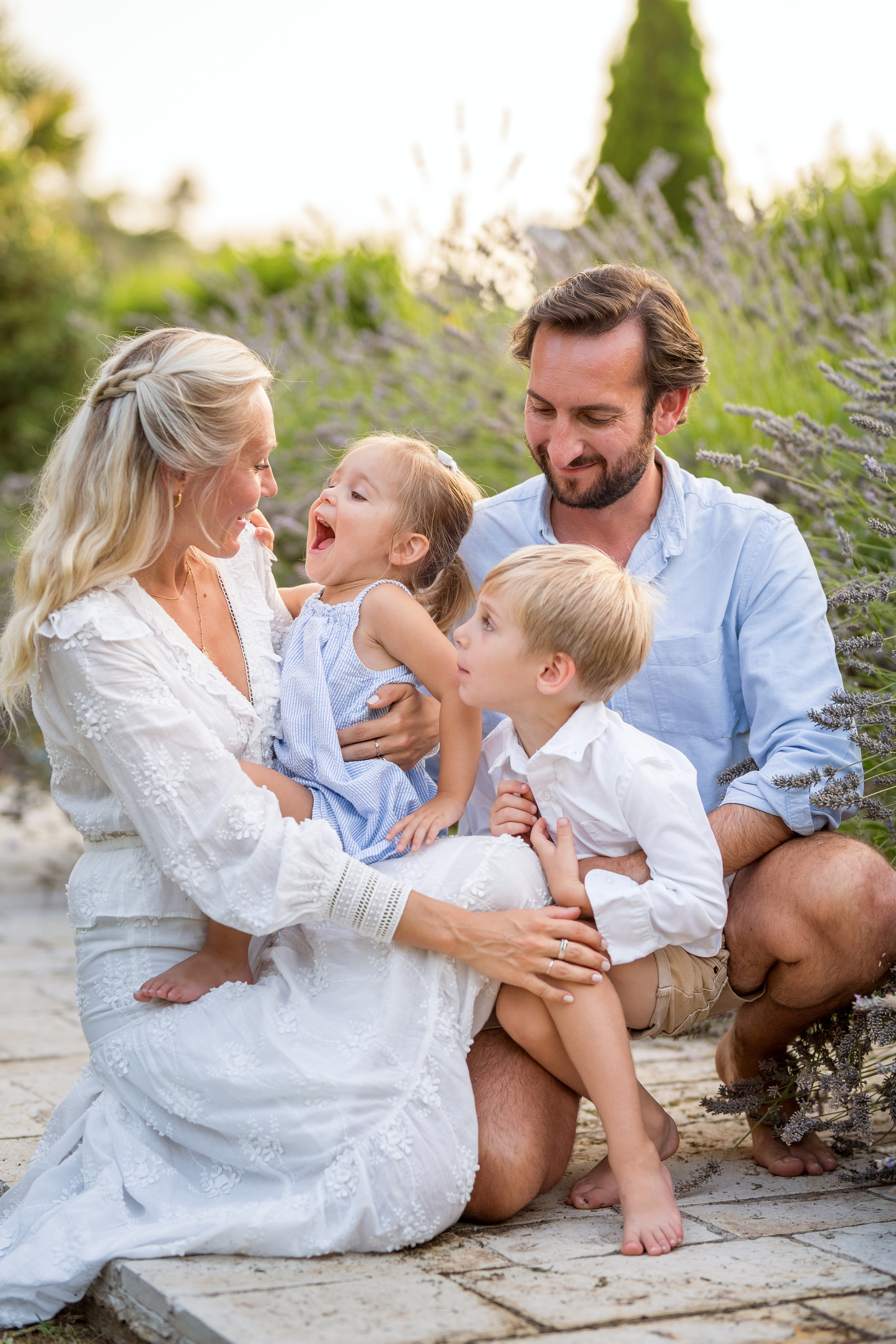 Семейная фотосессия в саду. Катя Халдеева Фотограф Саратов