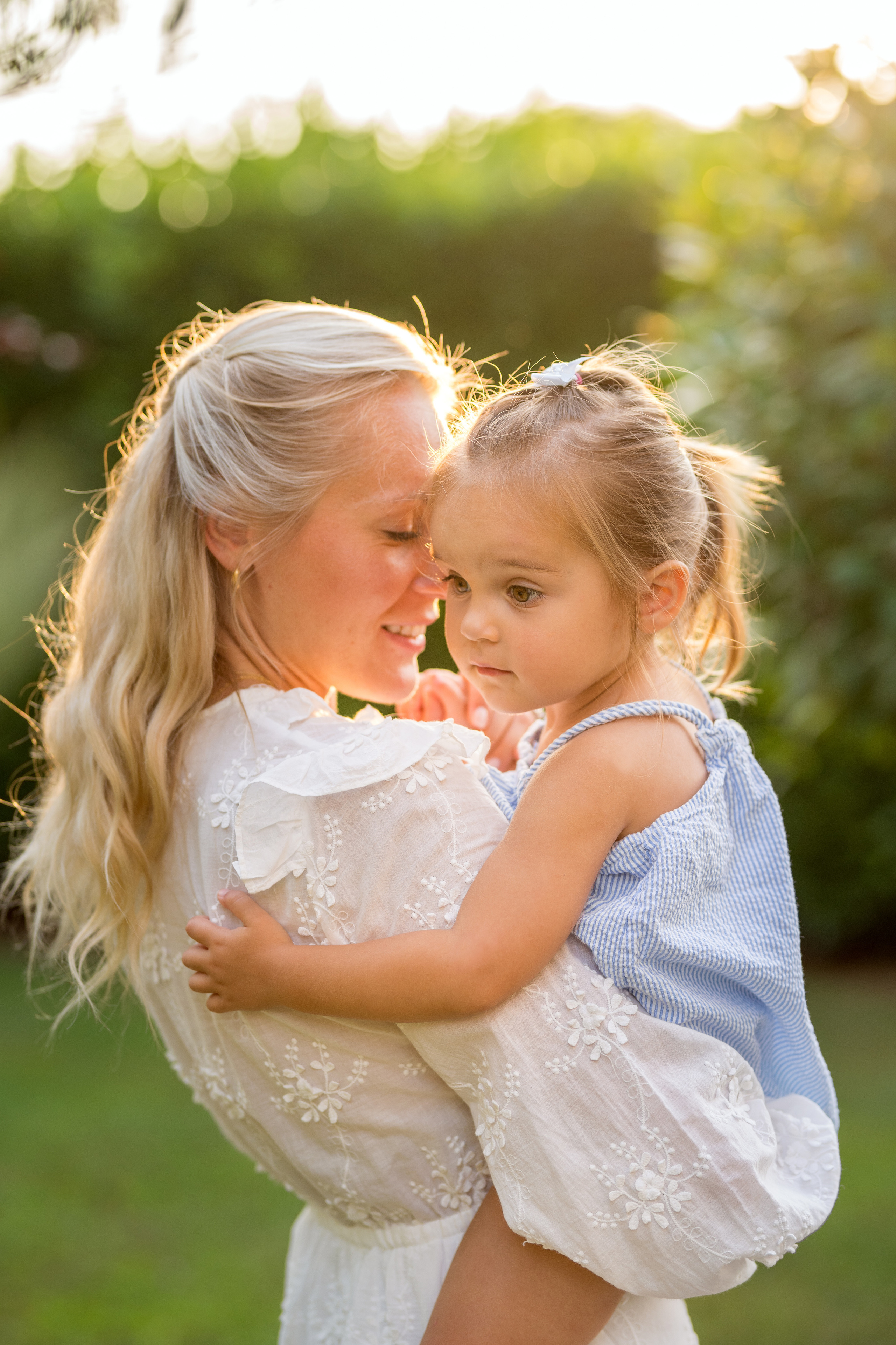 Семейная фотосессия в саду. Катя Халдеева Фотограф Саратов