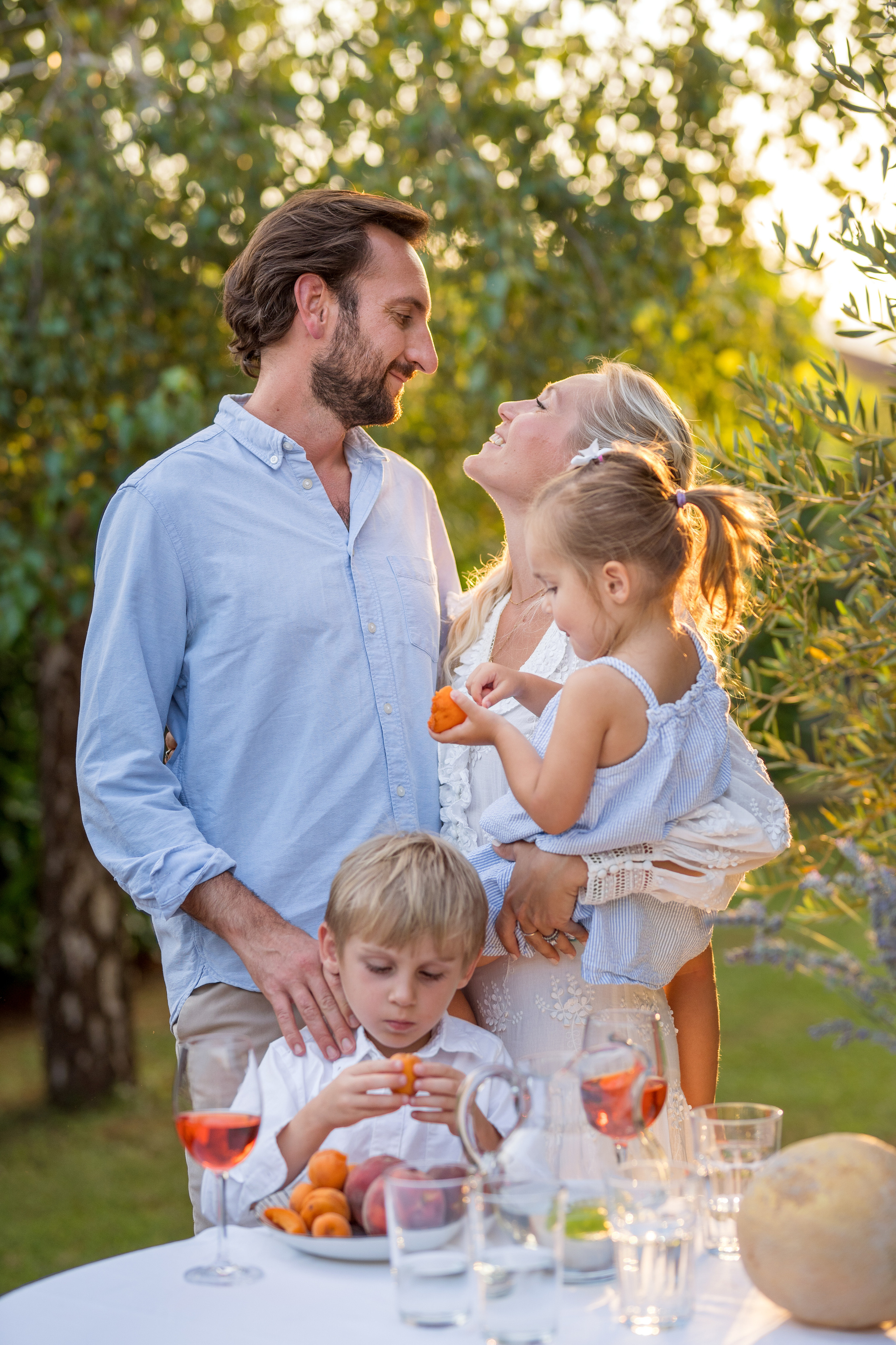 Семейная фотосессия в саду. Катя Халдеева Фотограф Саратов