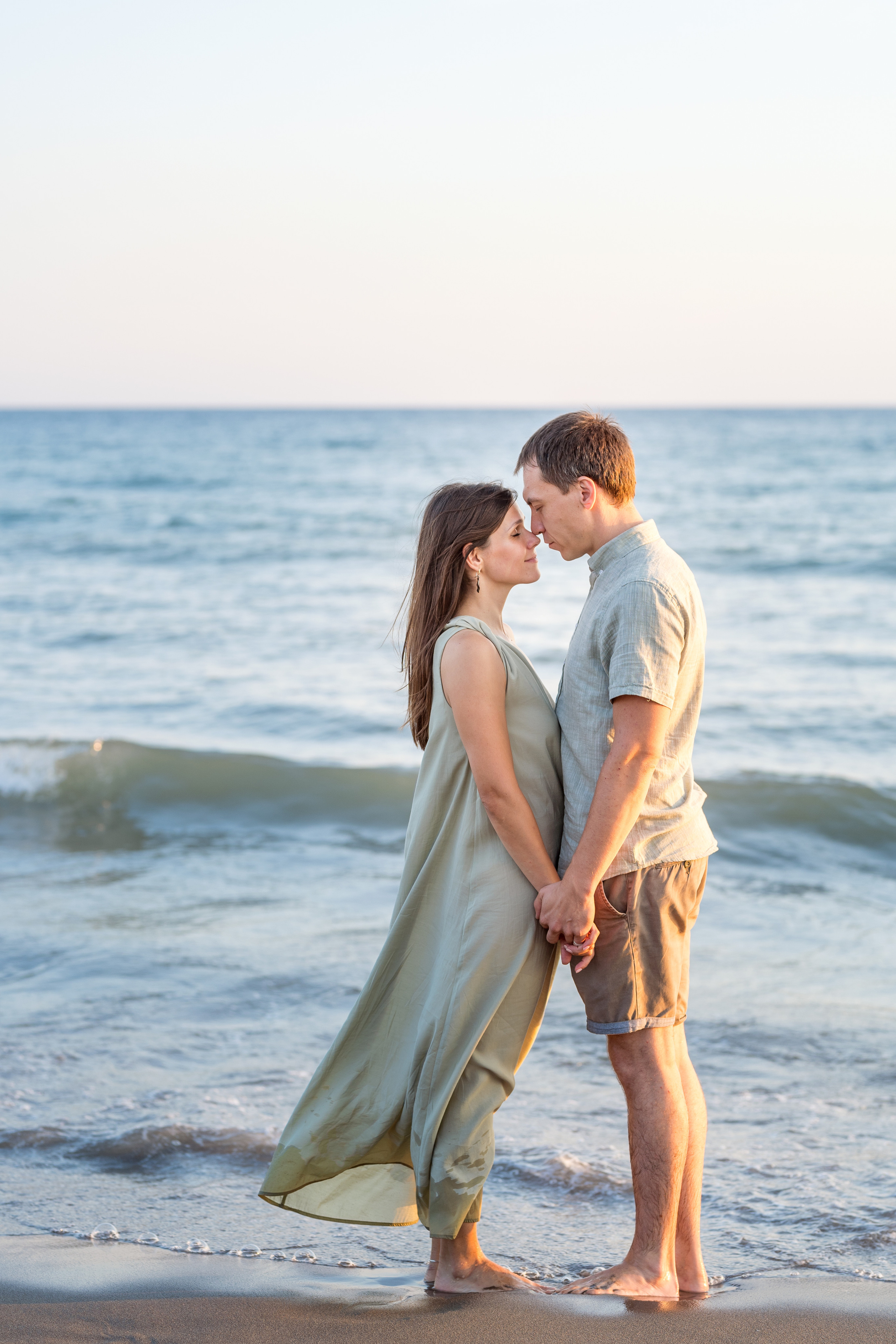 Закатная съёмка семьи на морском побережье. Катя Халдеева Фотограф Саратов