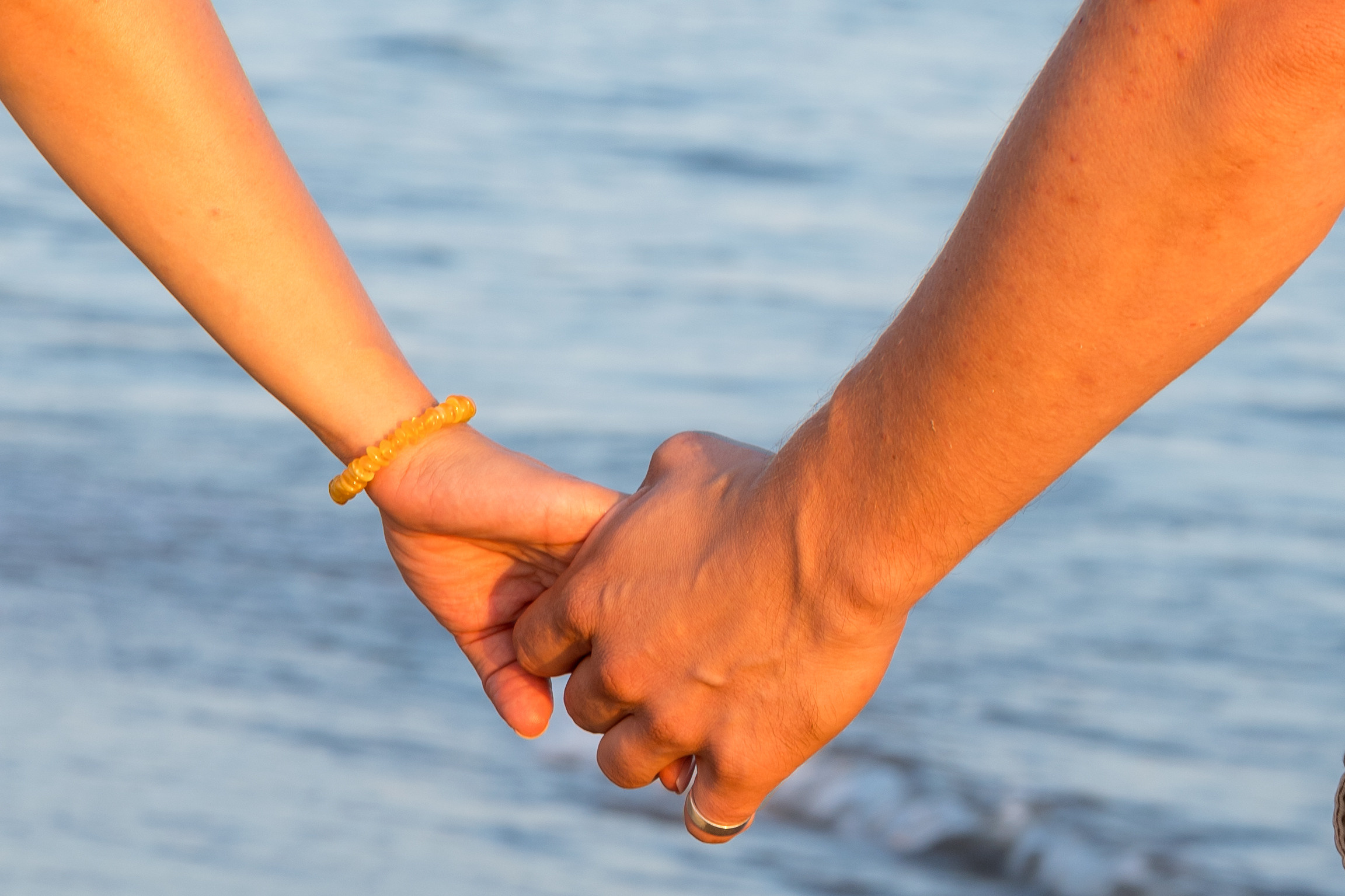 Закатная съёмка семьи на морском побережье. Катя Халдеева Фотограф Саратов