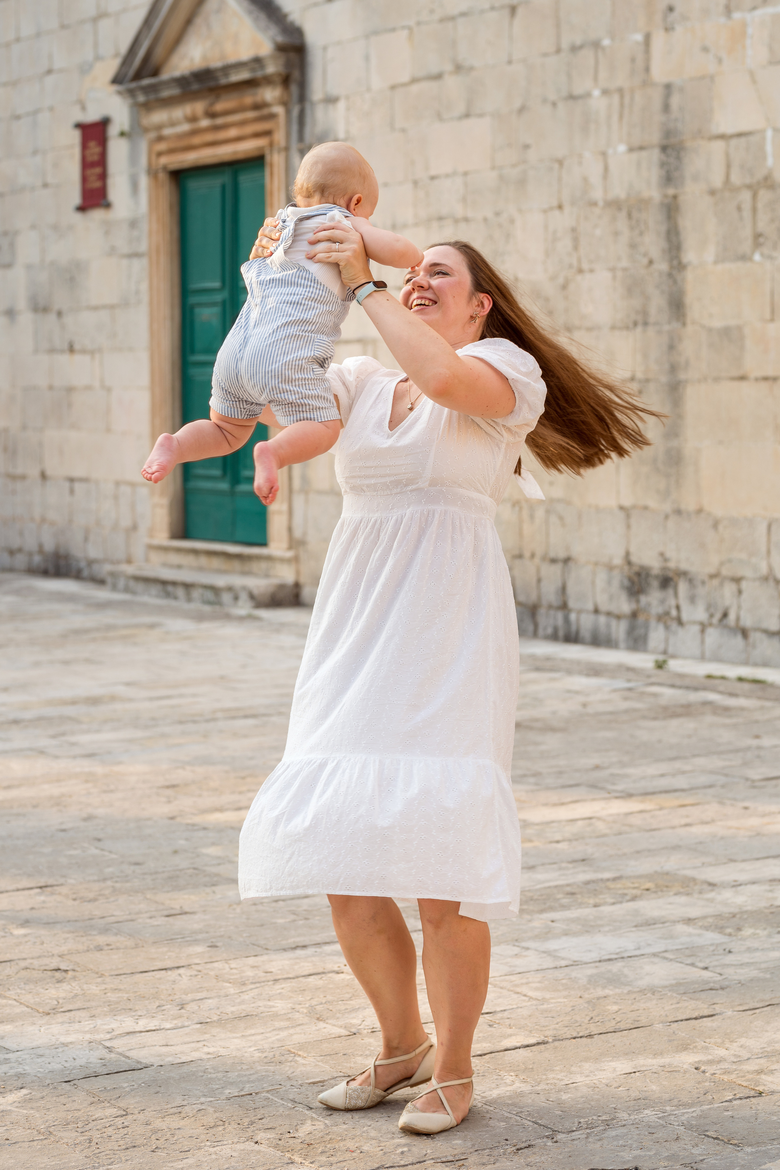 Family photoshoot in Perast Montenegro. Kate Khaldeeva photographer in Saratov