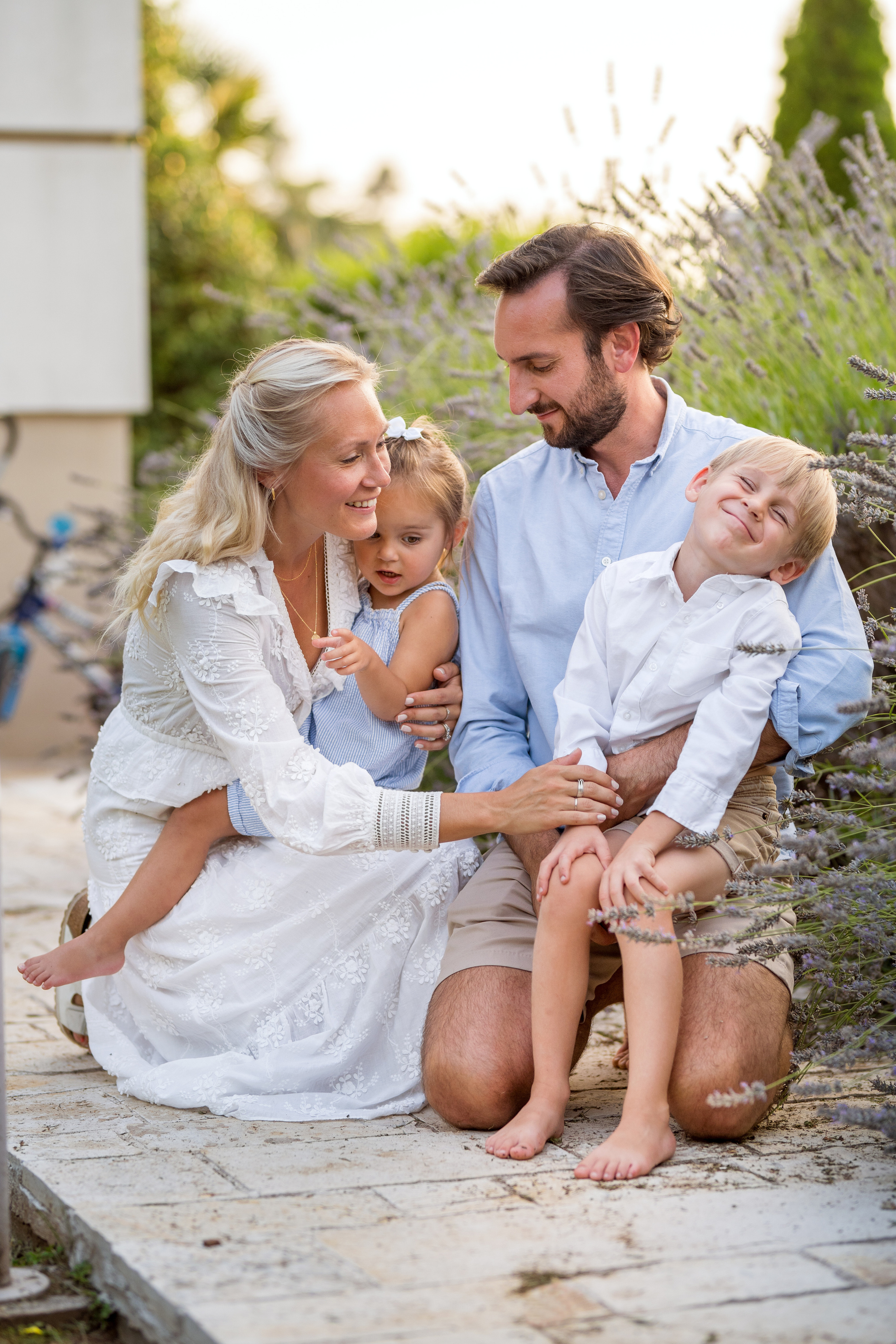 Семейная фотосессия в саду. Катя Халдеева Фотограф Саратов