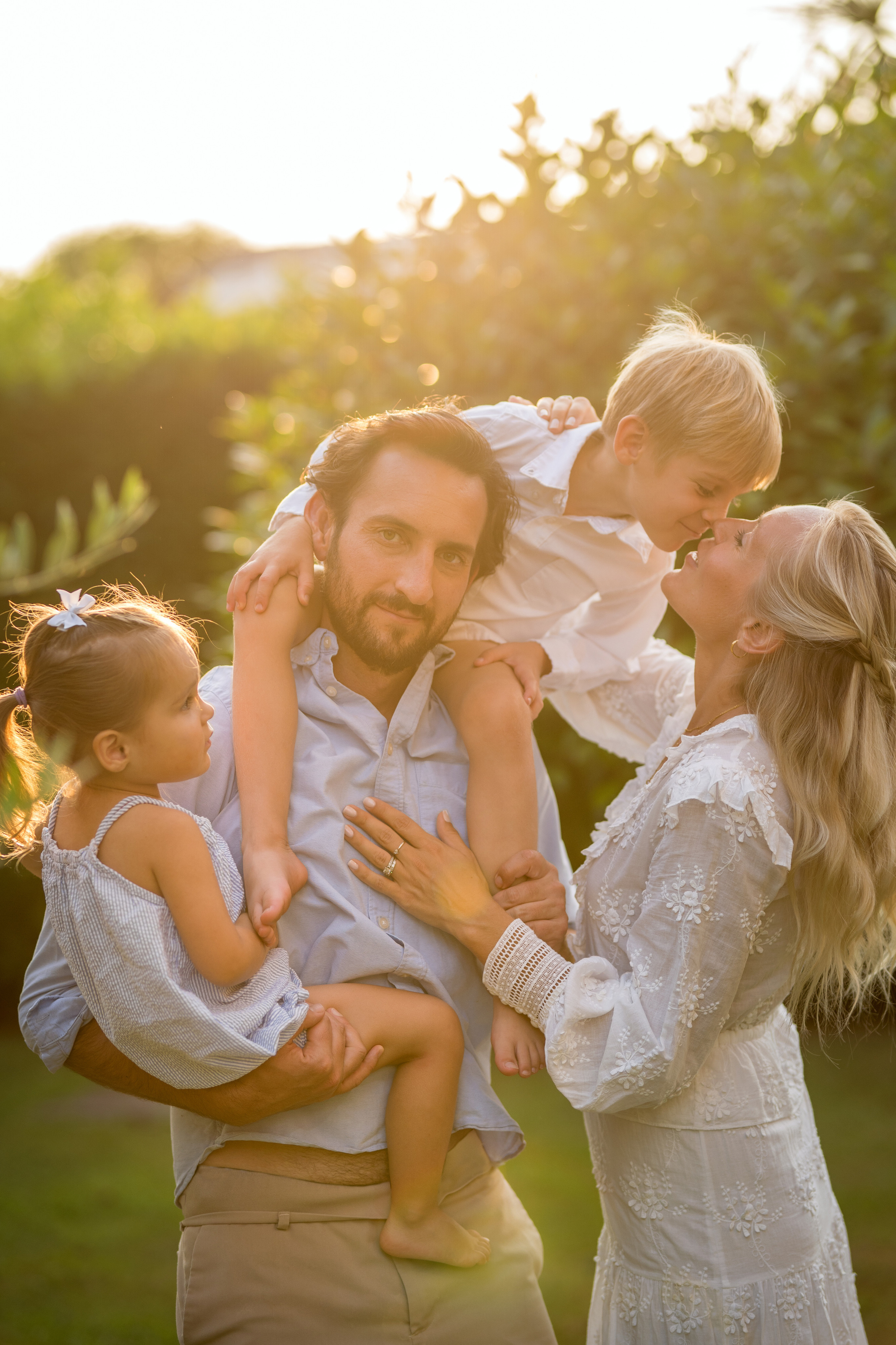 Семейная фотосессия в саду. Катя Халдеева Фотограф Саратов
