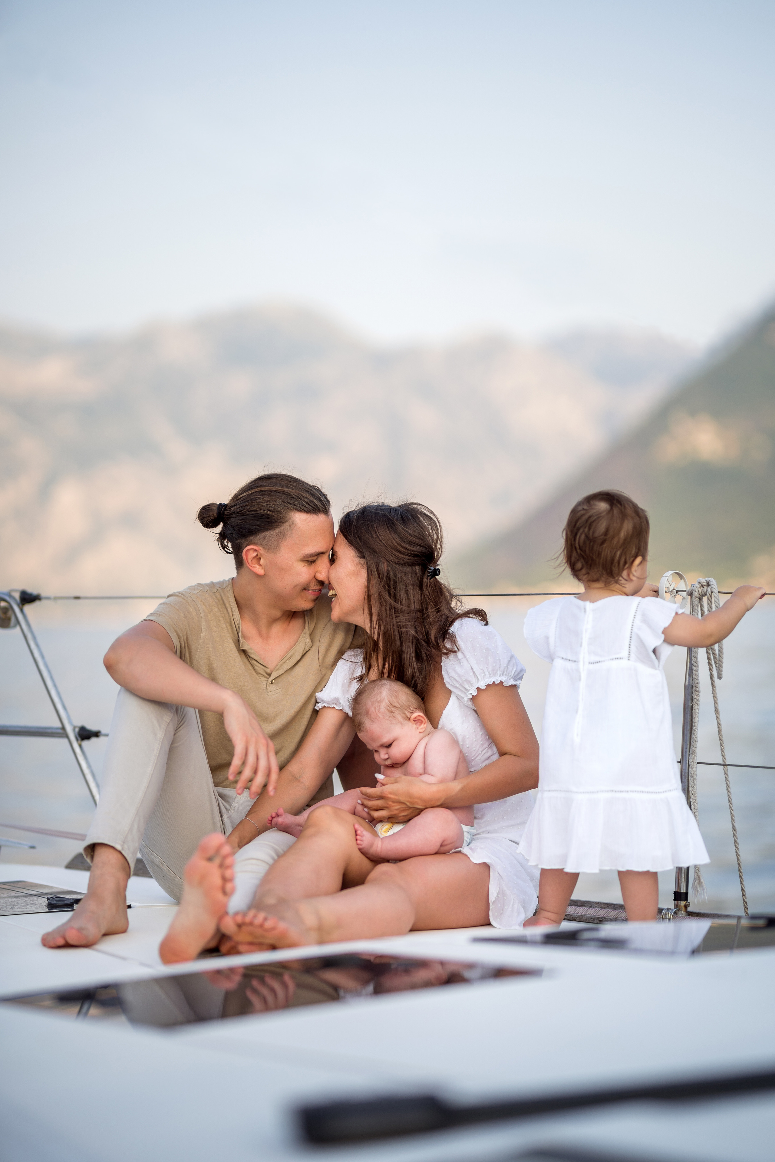 Family photo session on a yacht Montenegro. Kate Khaldeeva photographer in Saratov