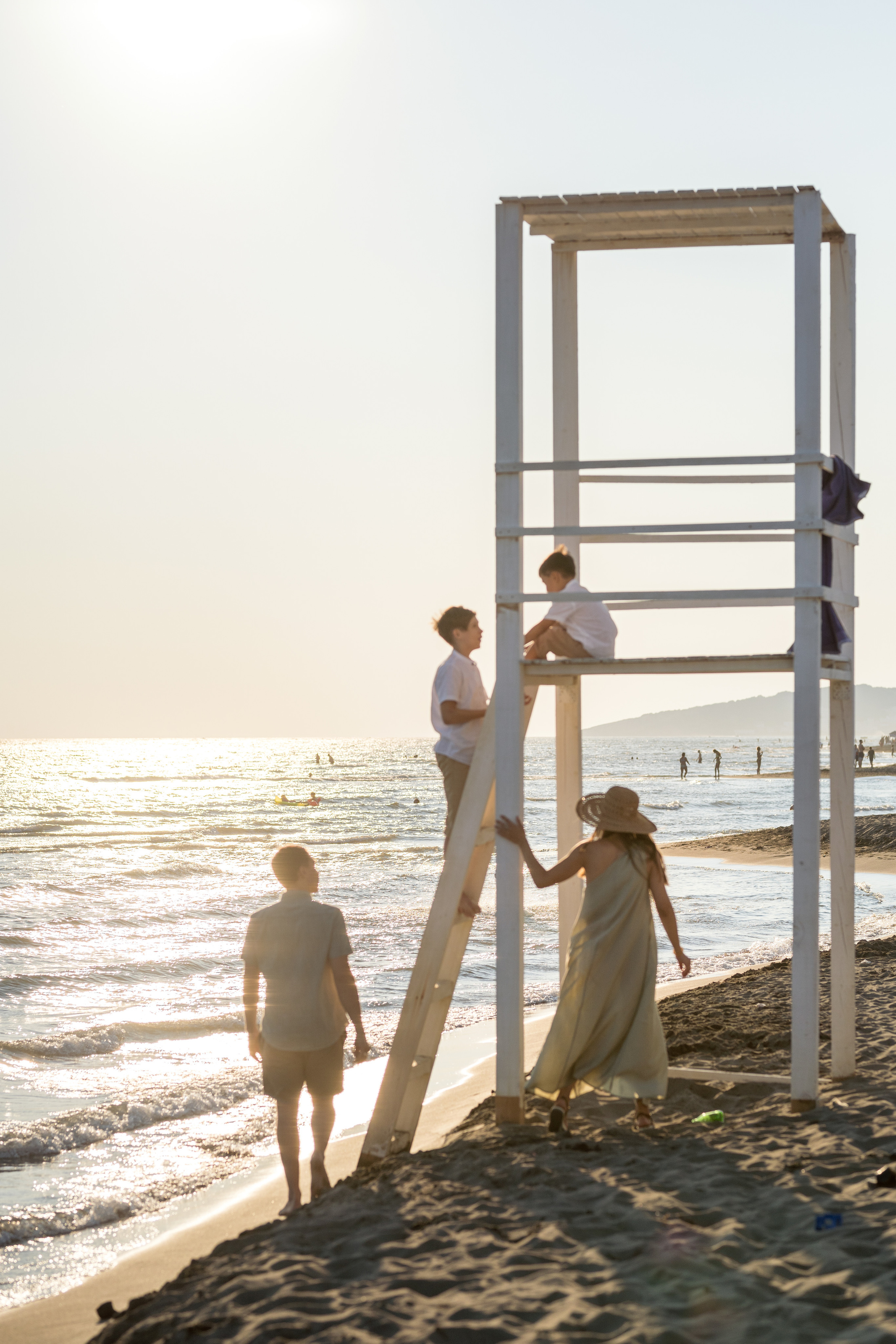 Закатная съёмка семьи на морском побережье. Катя Халдеева Фотограф Саратов