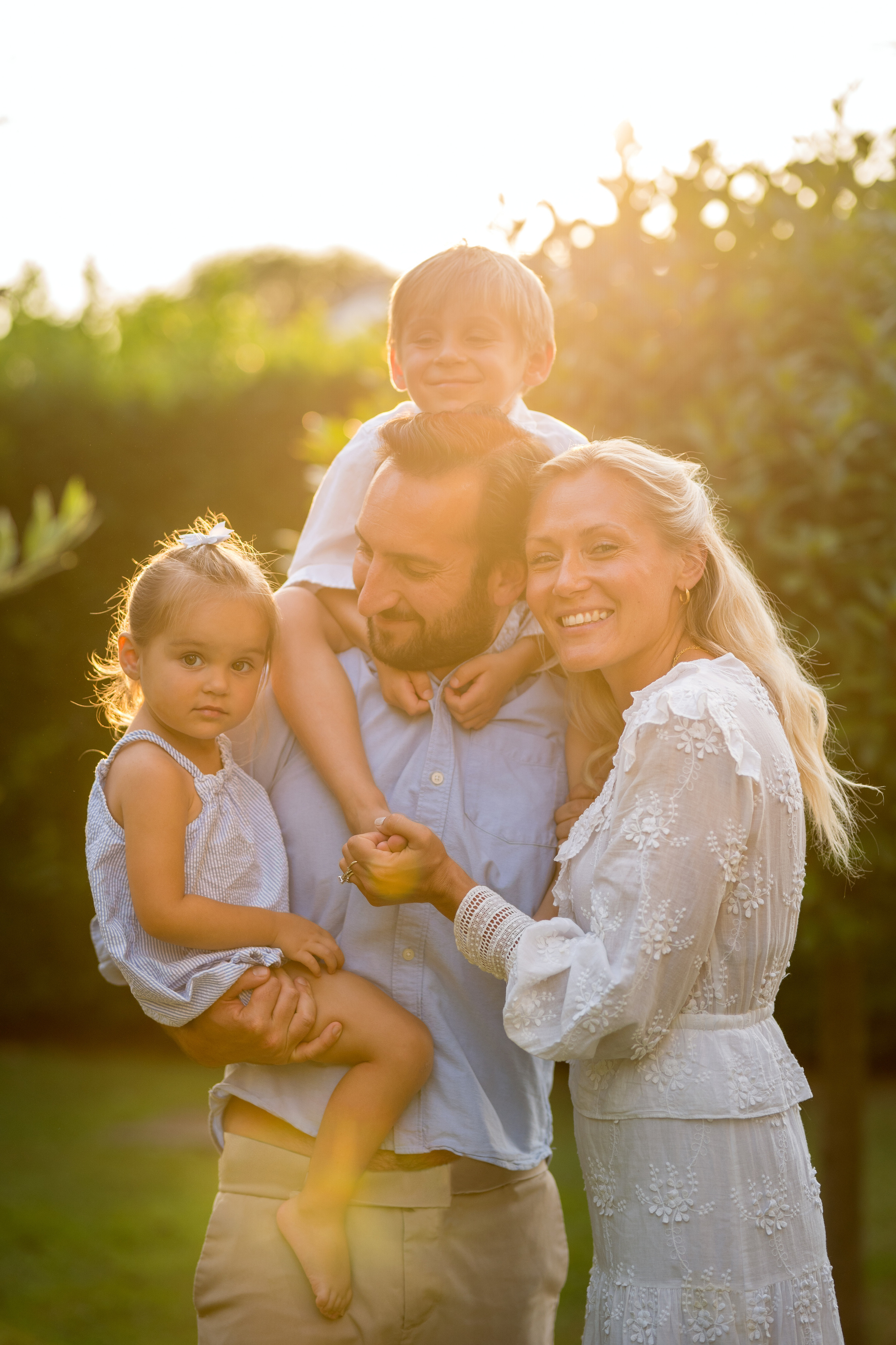 Семейная фотосессия в саду. Катя Халдеева Фотограф Саратов