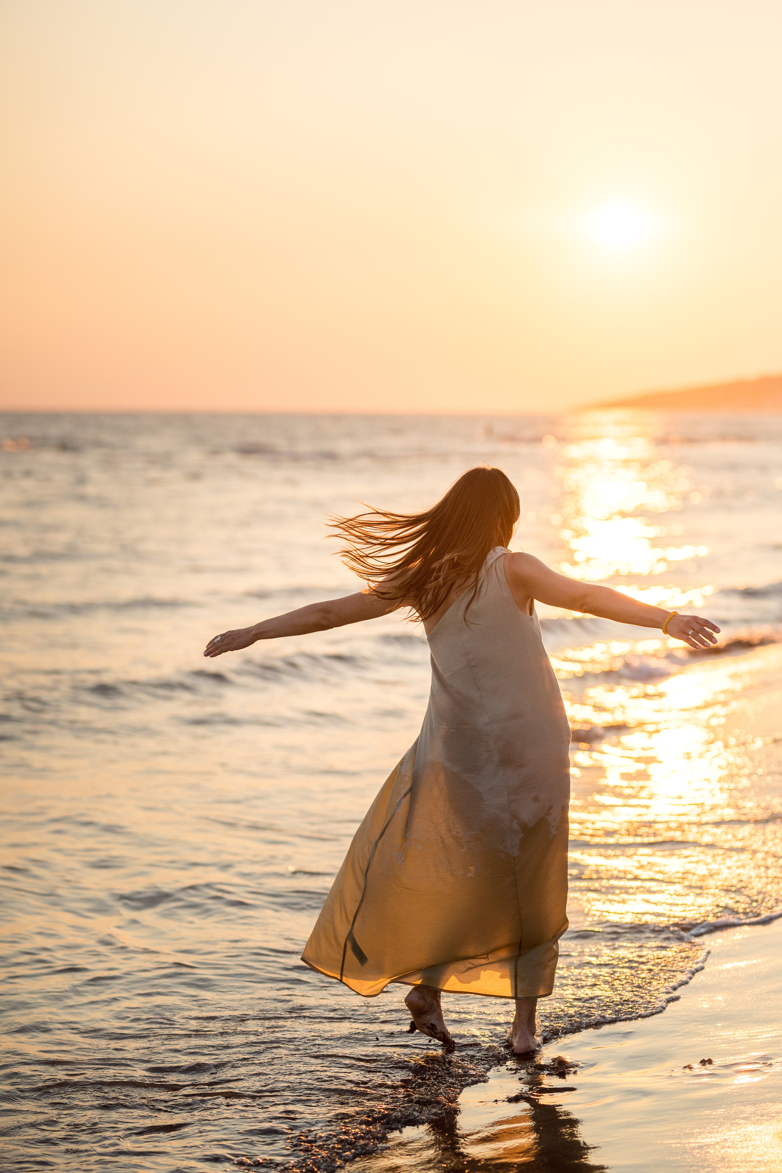 Закатная съёмка семьи на морском побережье. Катя Халдеева Фотограф Саратов