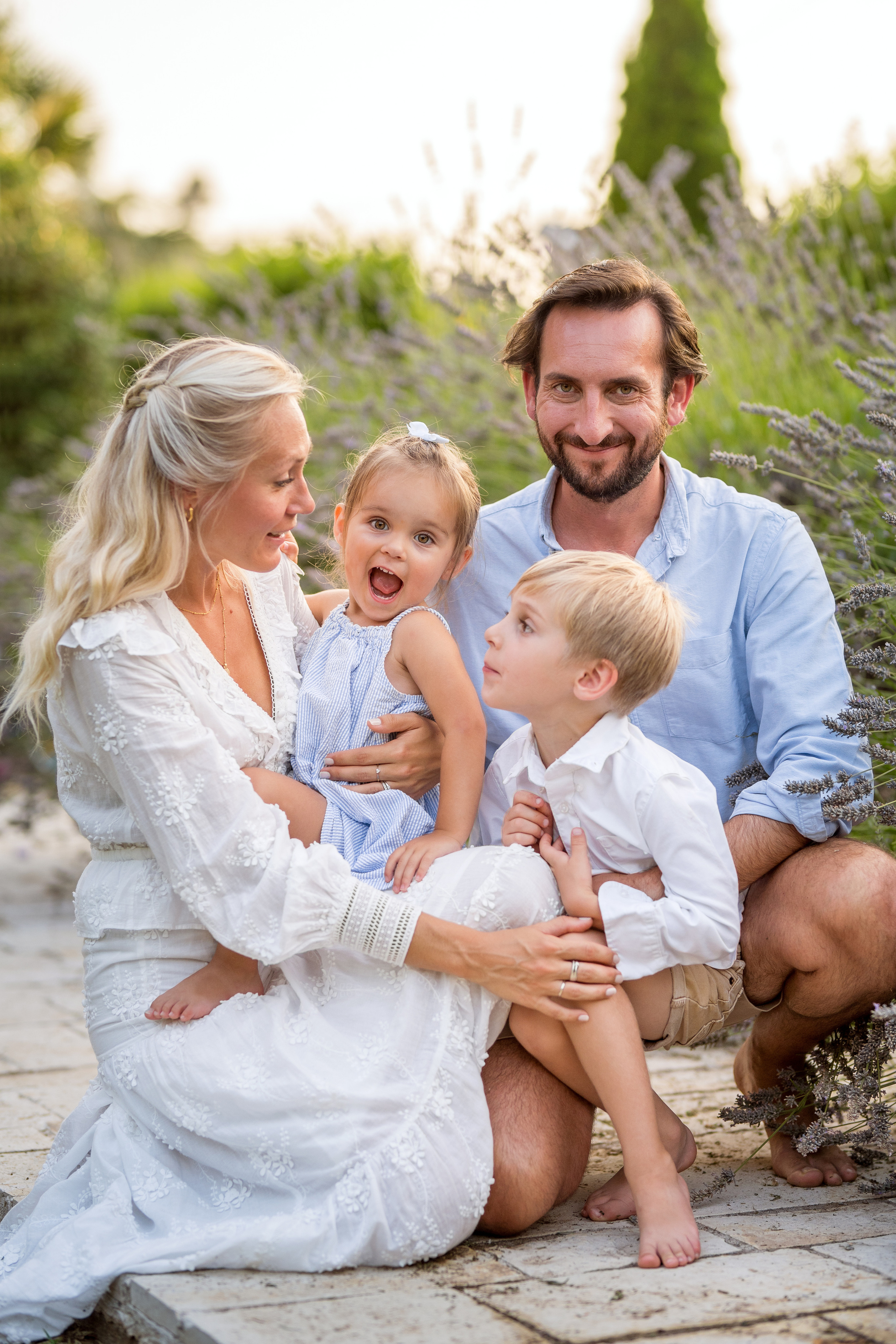 Семейная фотосессия в саду. Катя Халдеева Фотограф Саратов