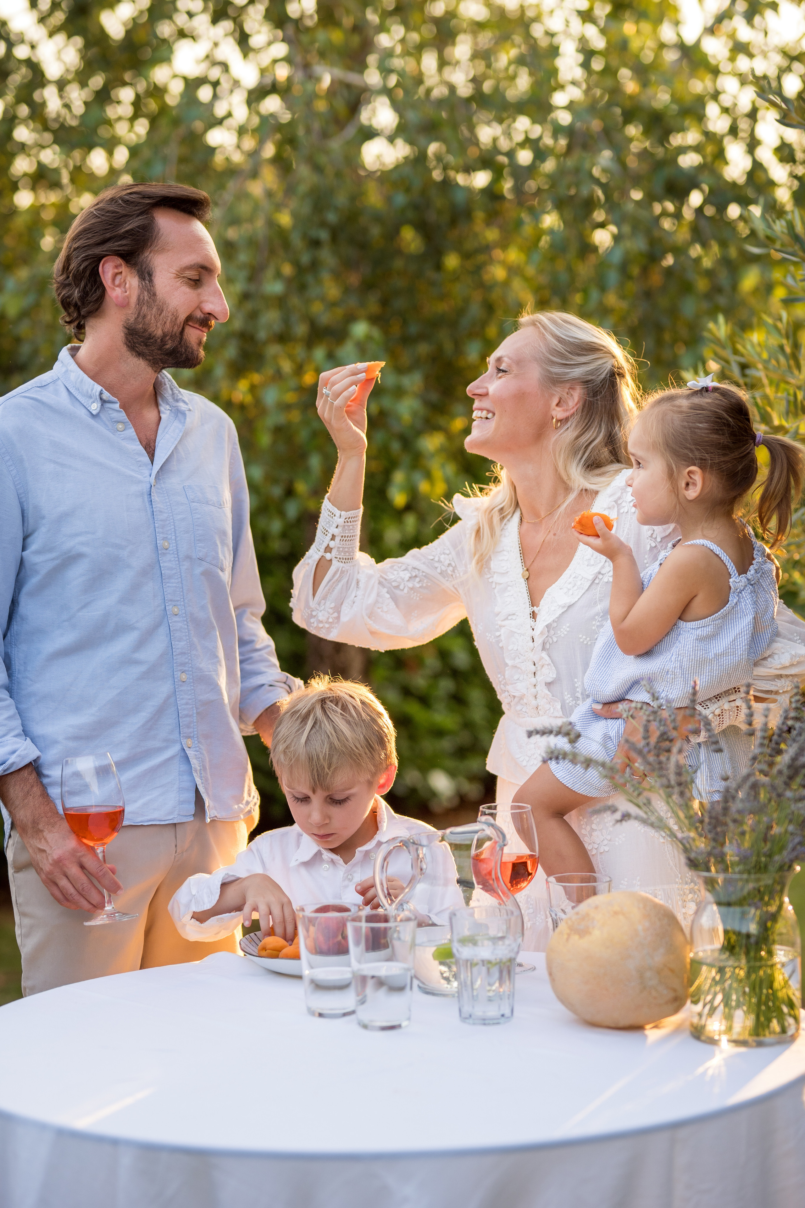 Семейная фотосессия в саду. Катя Халдеева Фотограф Саратов